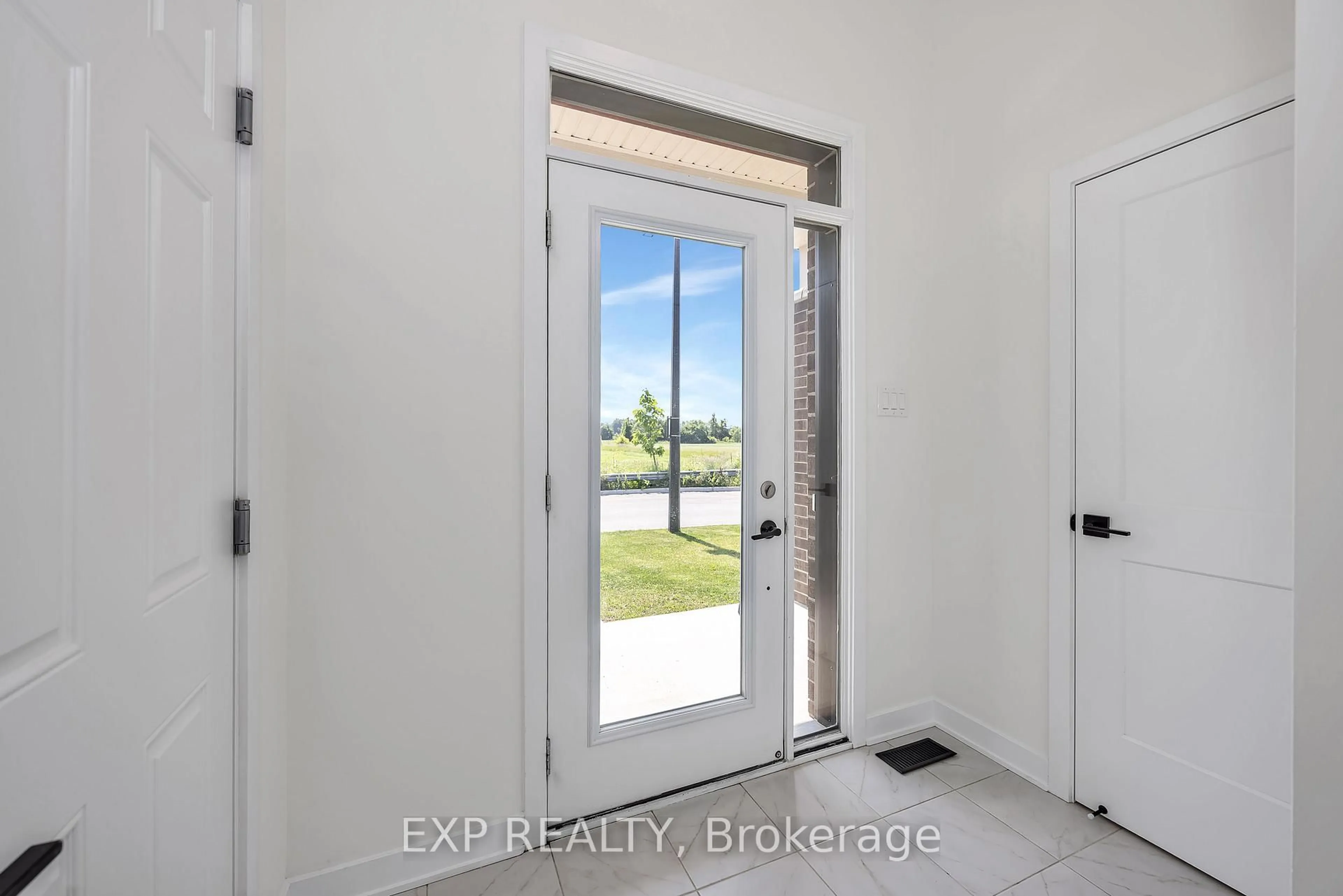 Indoor entryway for 155 YEARLING Circ, Richmond Ontario K0A 2Z0