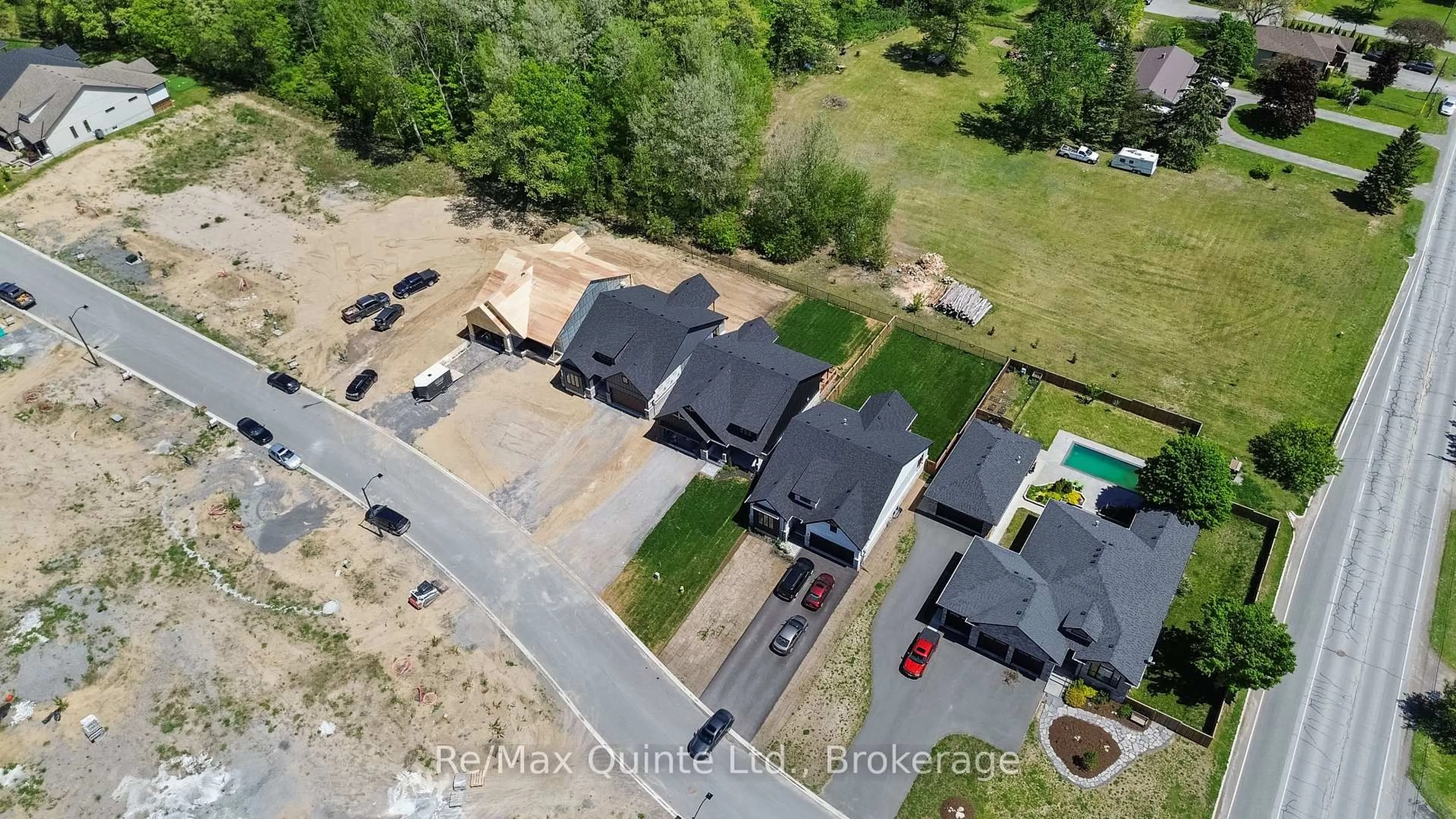 A pic from outside/outdoor area/front of a property/back of a property/a pic from drone, unknown for 16 Deerview Dr, Quinte West Ontario K8V 0L8