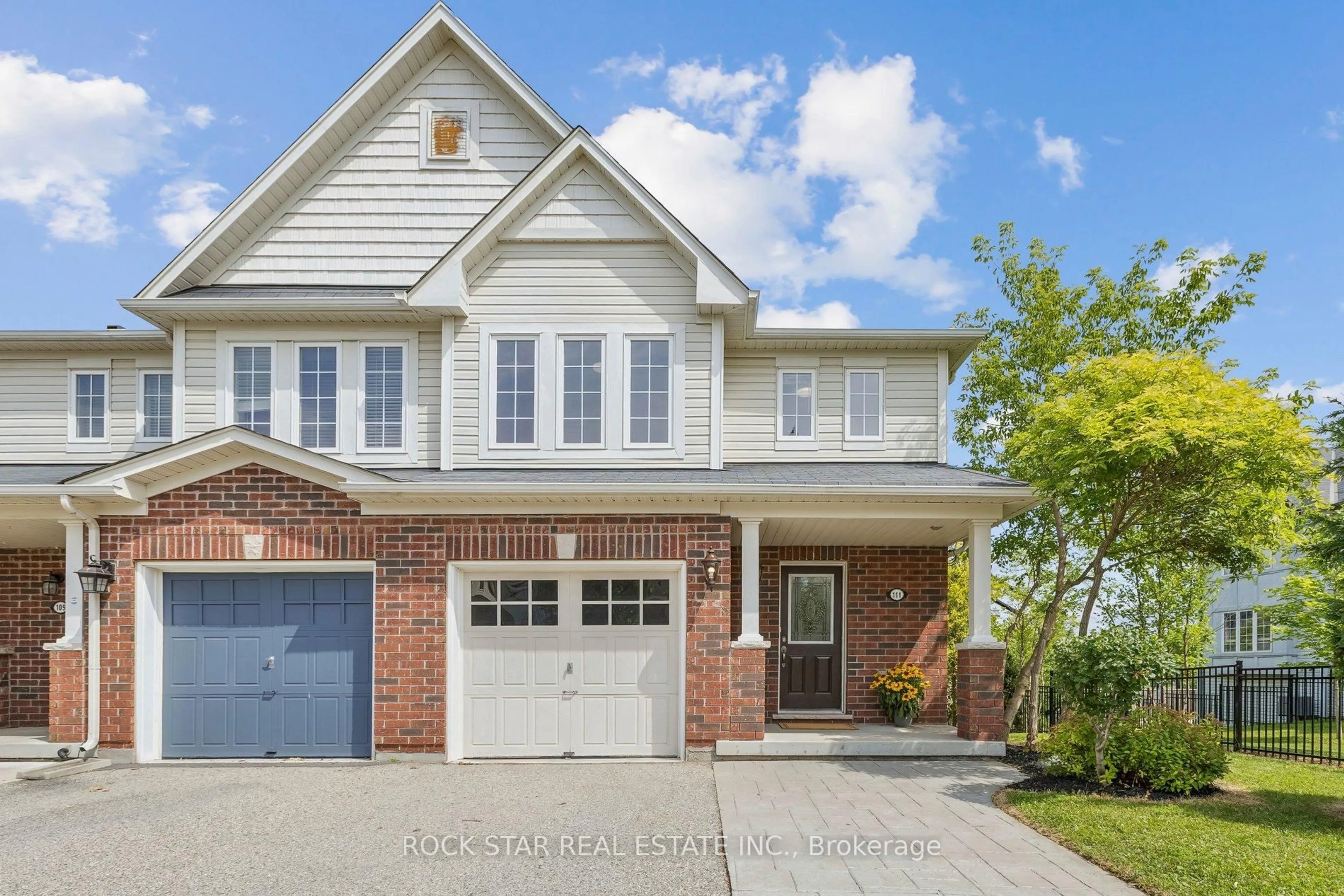Home with brick exterior material, street for 111 Bloomington Dr, Cambridge Ontario N1P 1J6