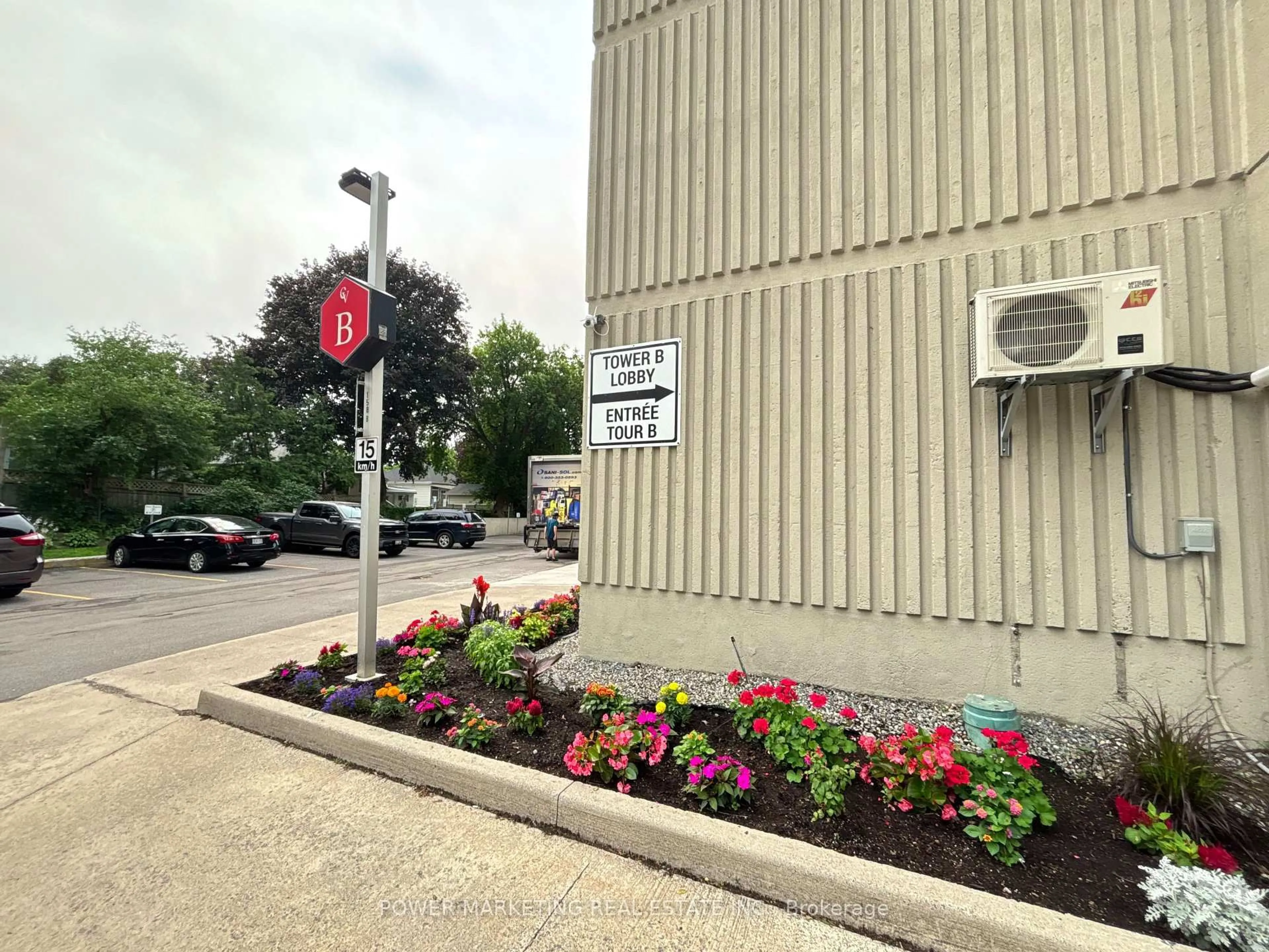 Unknown for 158B MCARTHUR Ave #1604, Ottawa Ontario K1L 8E7