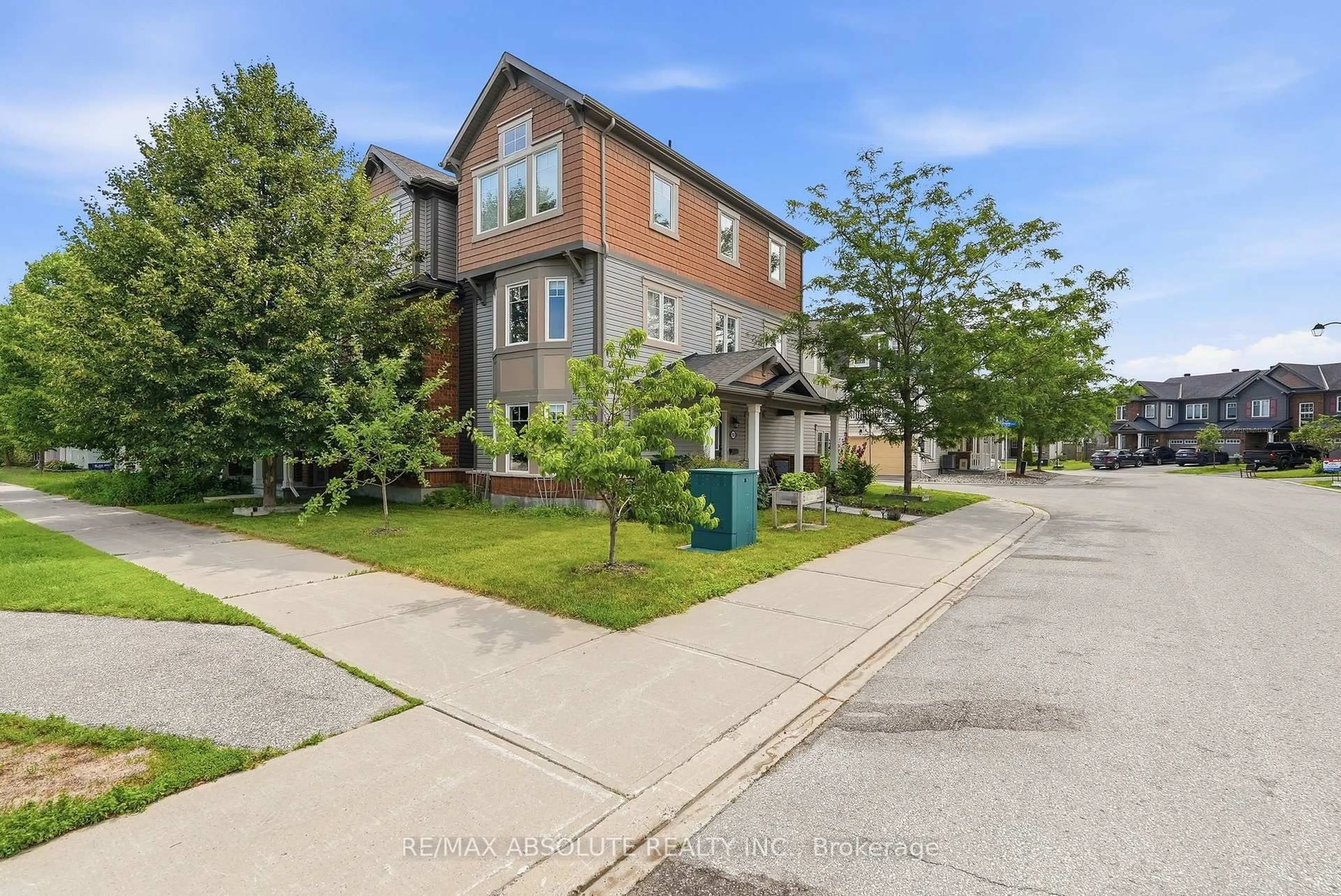 A pic from outside/outdoor area/front of a property/back of a property/a pic from drone, street for 98 Brisote Lane, Ottawa Ontario K2S 0V4