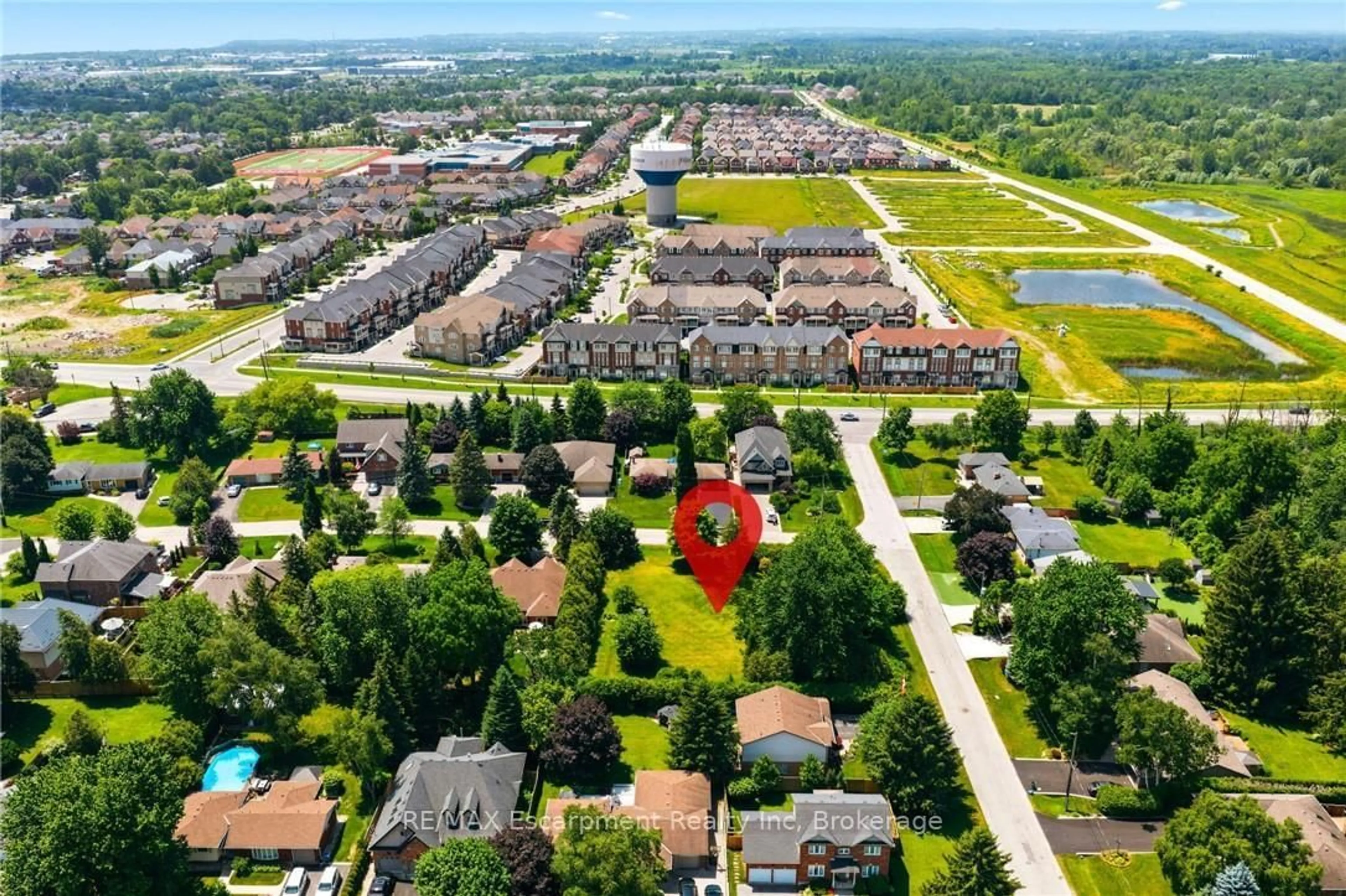 A pic from outside/outdoor area/front of a property/back of a property/a pic from drone, street for 1B Westview Cres, Hamilton Ontario L0R 2H0