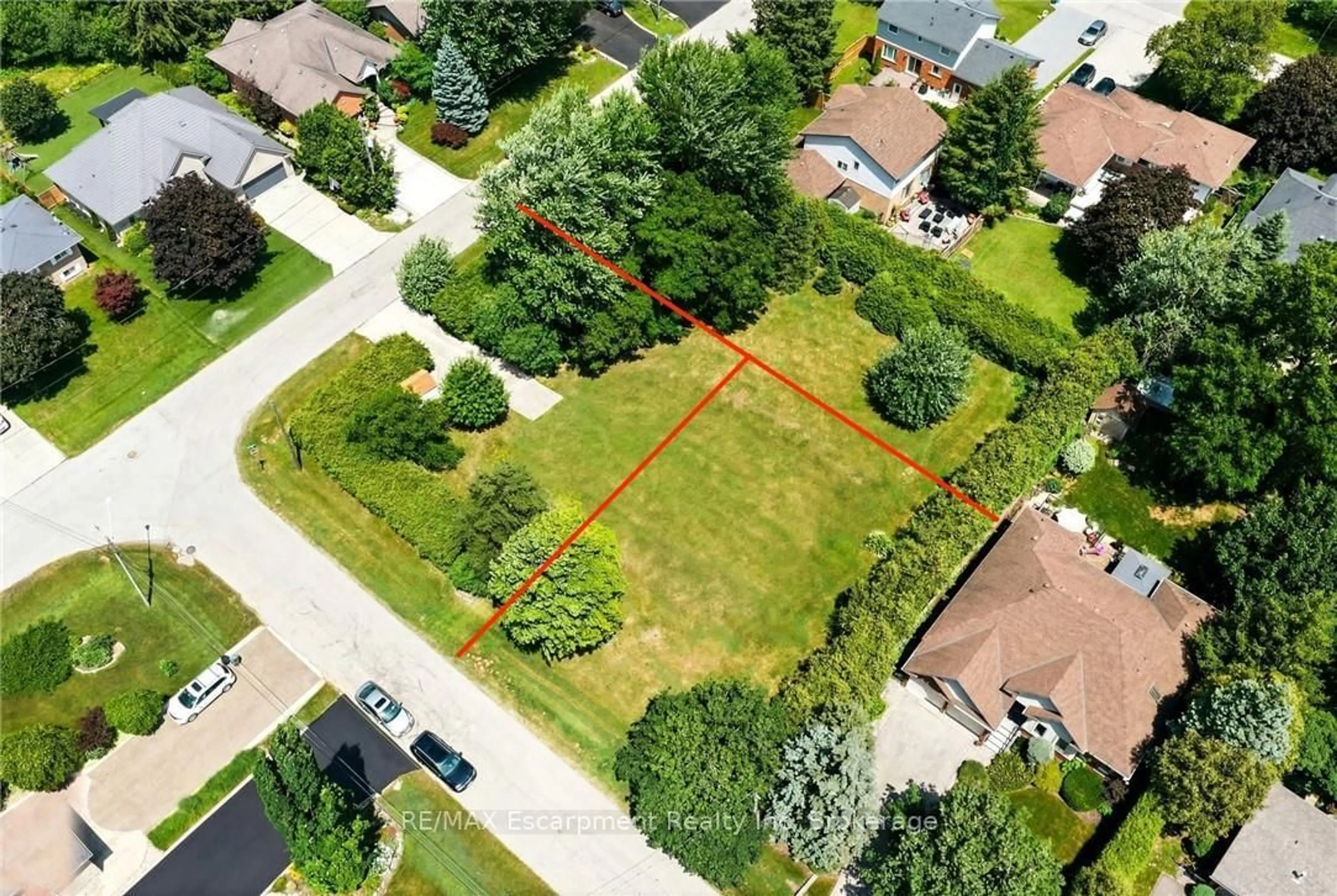 A pic from outside/outdoor area/front of a property/back of a property/a pic from drone, street for 1B Westview Cres, Hamilton Ontario L0R 2H0