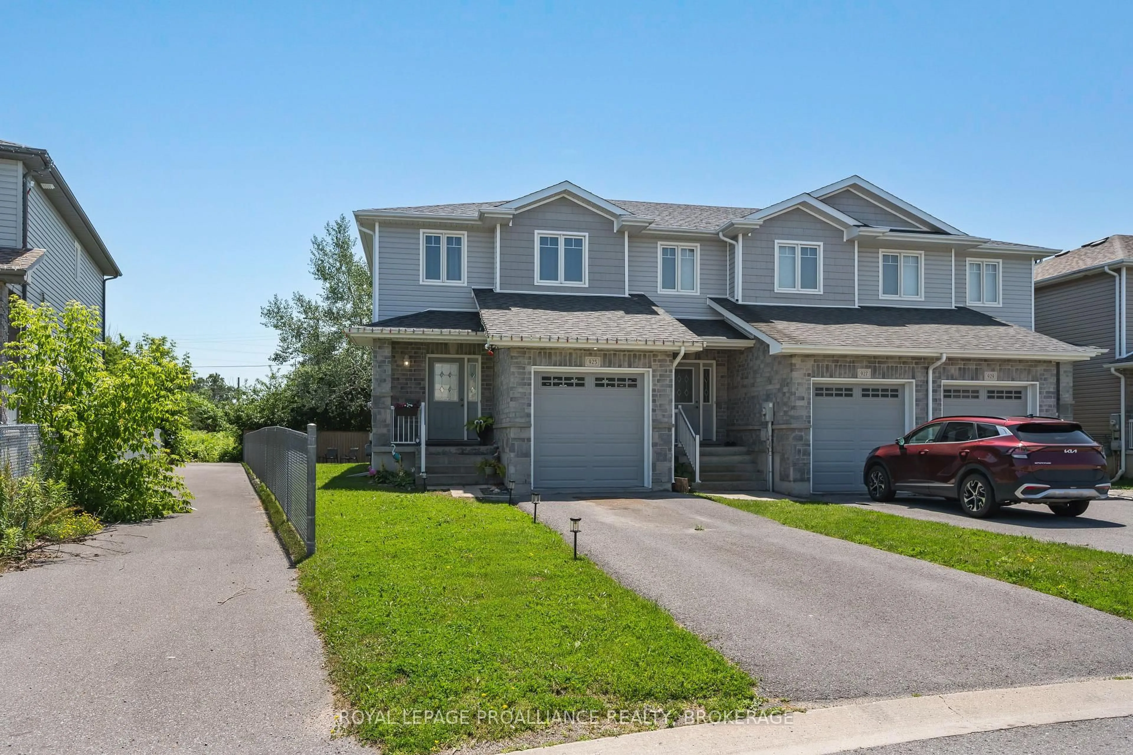 Unknown for 925 Blossom St, Kingston Ontario K7P 0N2