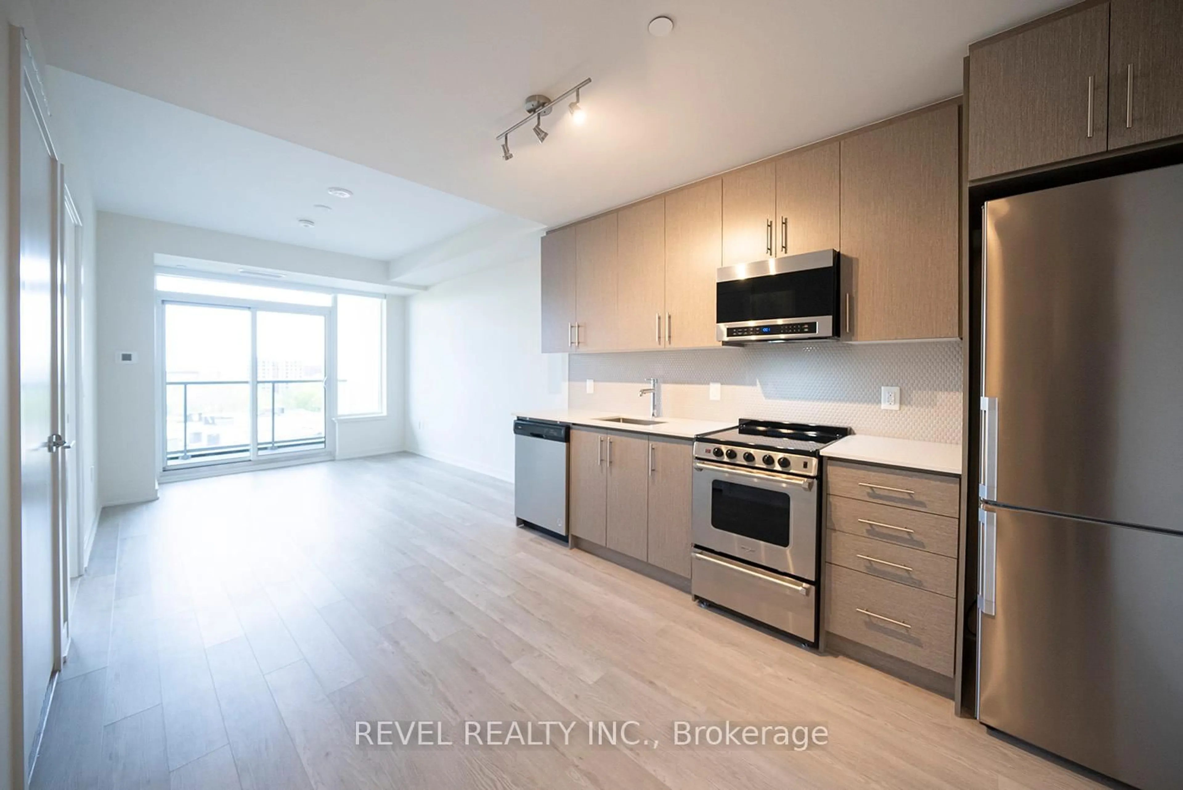 Unknown for 212 King William St #823, Hamilton Ontario L8R 3N9