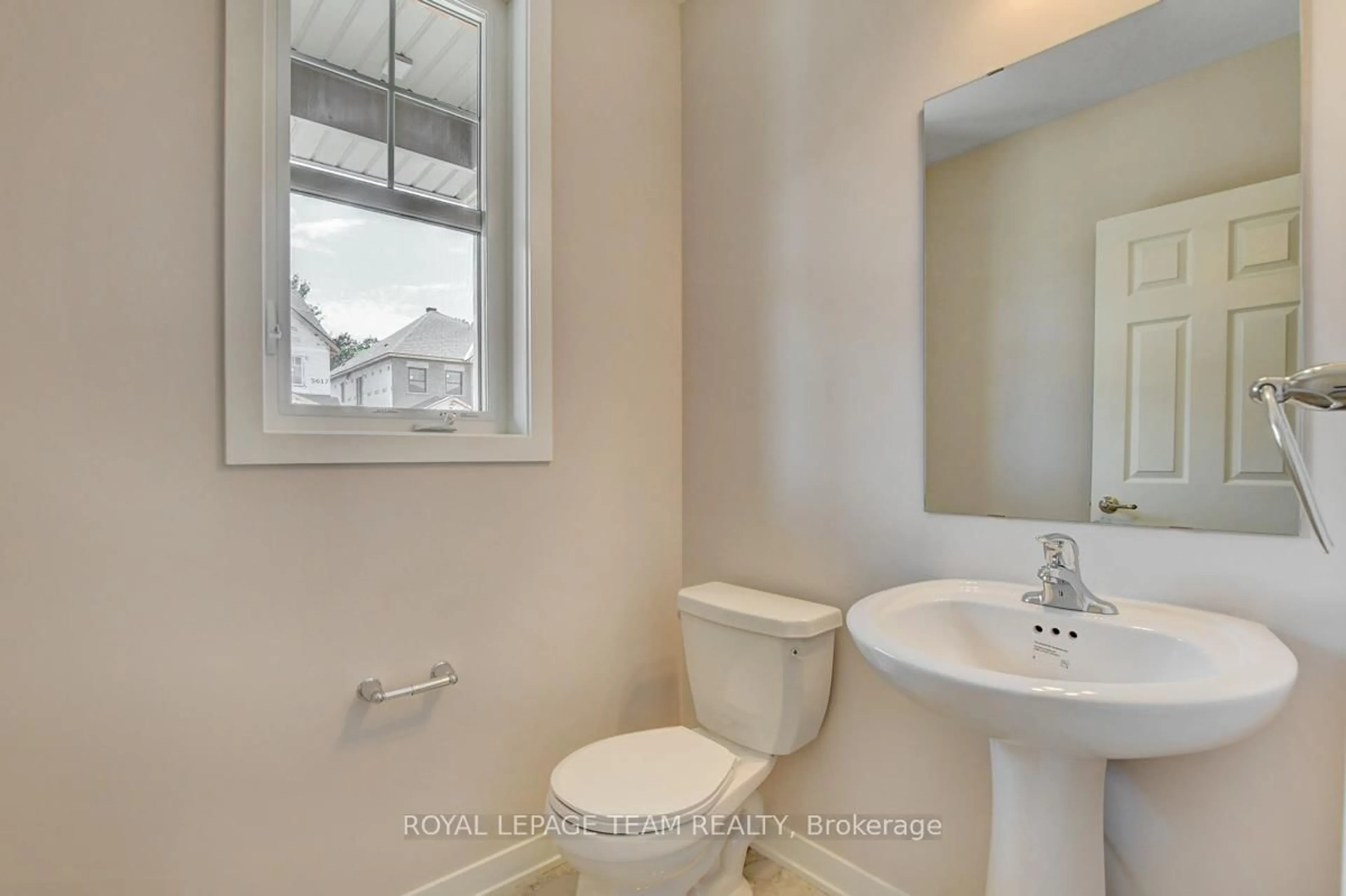 Standard bathroom, ceramic/tile floor for 609 BRONZE COPPER Cres, Richmond Ontario K0A 2Z0
