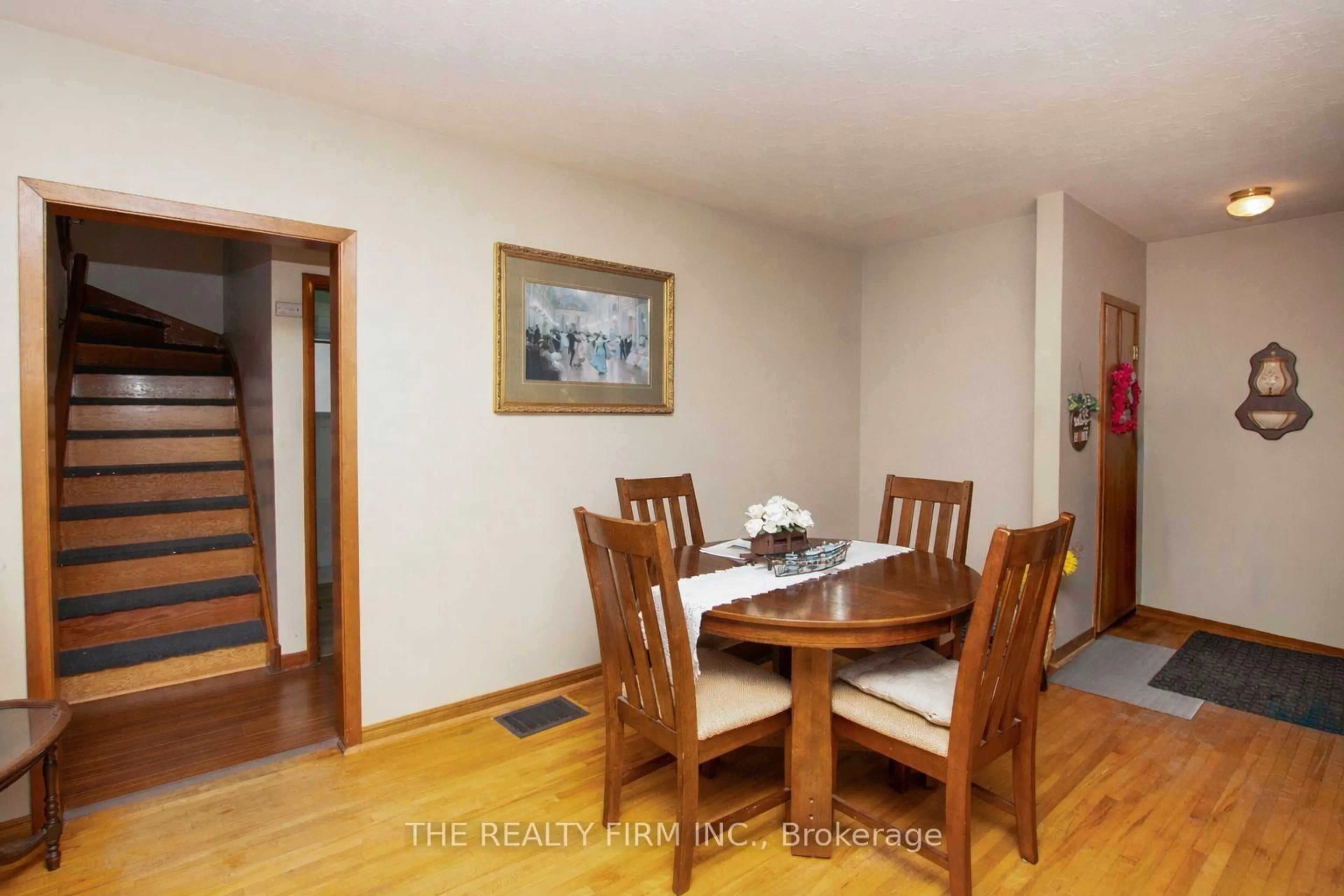 Dining room, wood/laminate floor for 80 Princess St, Central Huron Ontario N0M 1L0