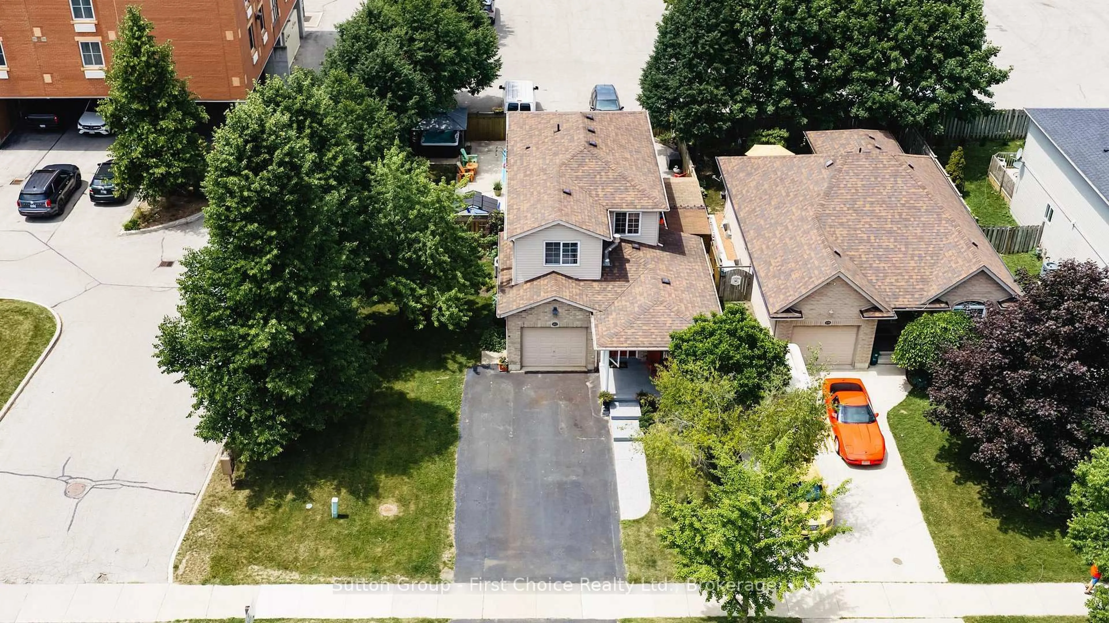 A pic from outside/outdoor area/front of a property/back of a property/a pic from drone, street for 182 Romeo St, Stratford Ontario N5A 4S9