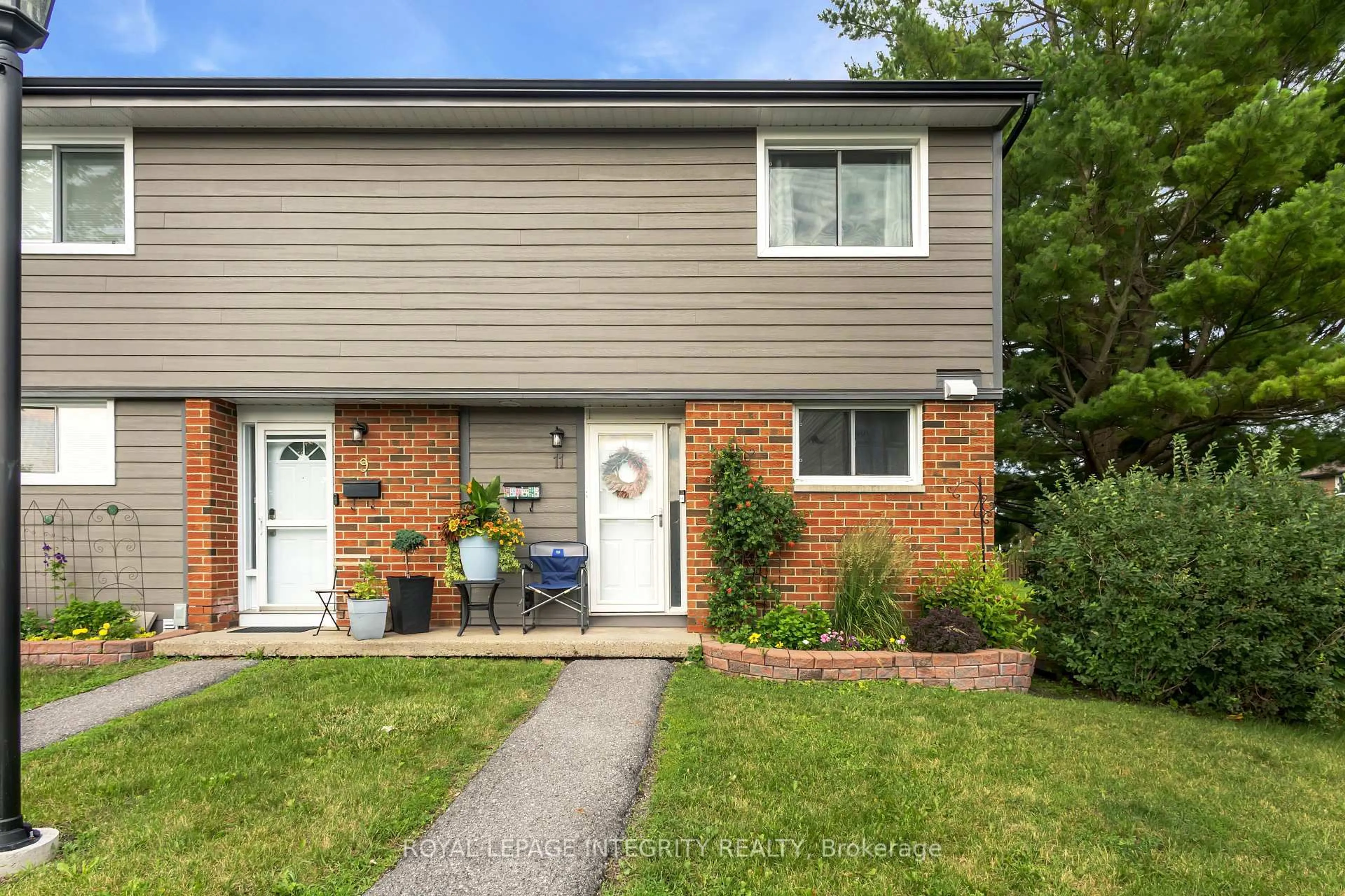 Home with brick exterior material, street for 11 Glencoe St, Ottawa Ontario K2H 8S5