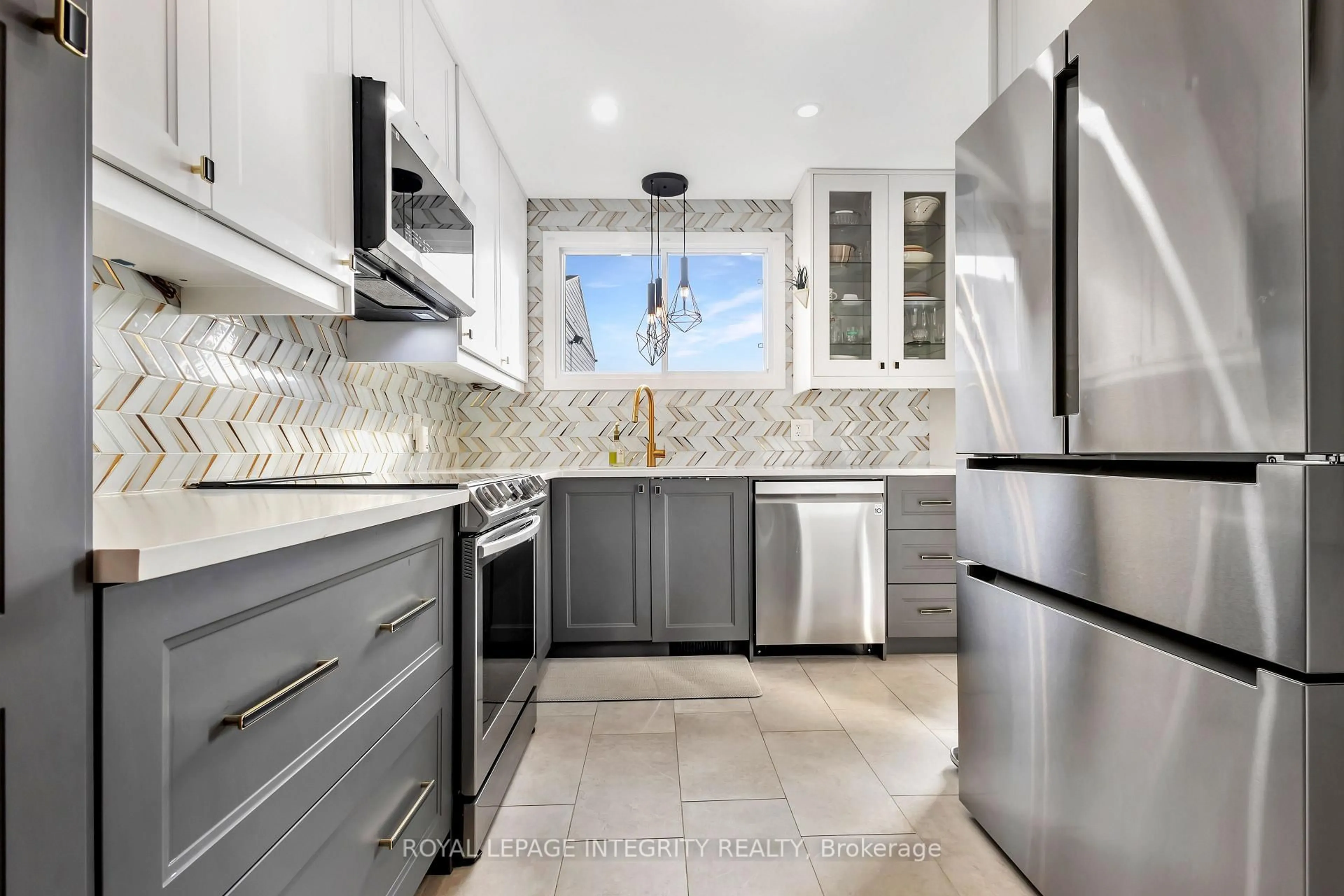 Contemporary kitchen, ceramic/tile floor for 11 Glencoe St, Ottawa Ontario K2H 8S5