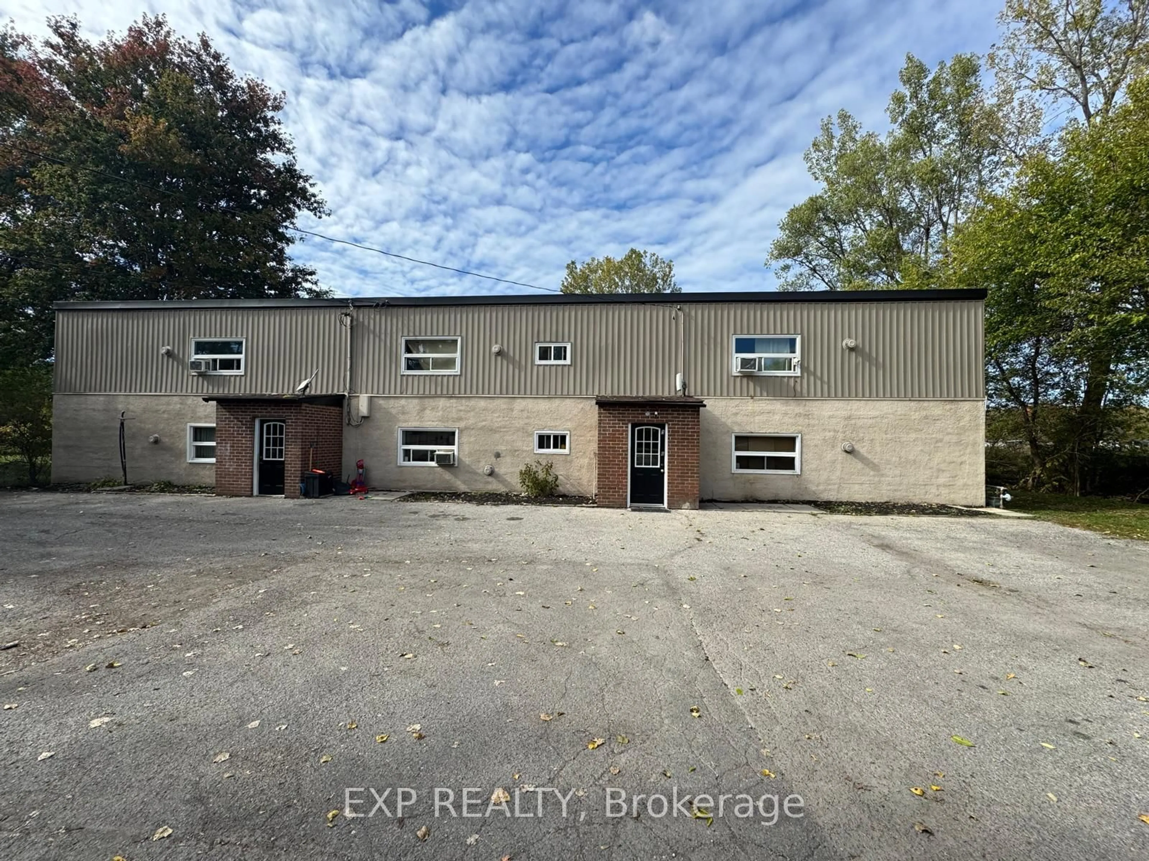 A pic from outside/outdoor area/front of a property/back of a property/a pic from drone, building for 172 Diltz Rd, Haldimand Ontario N1A 2V8