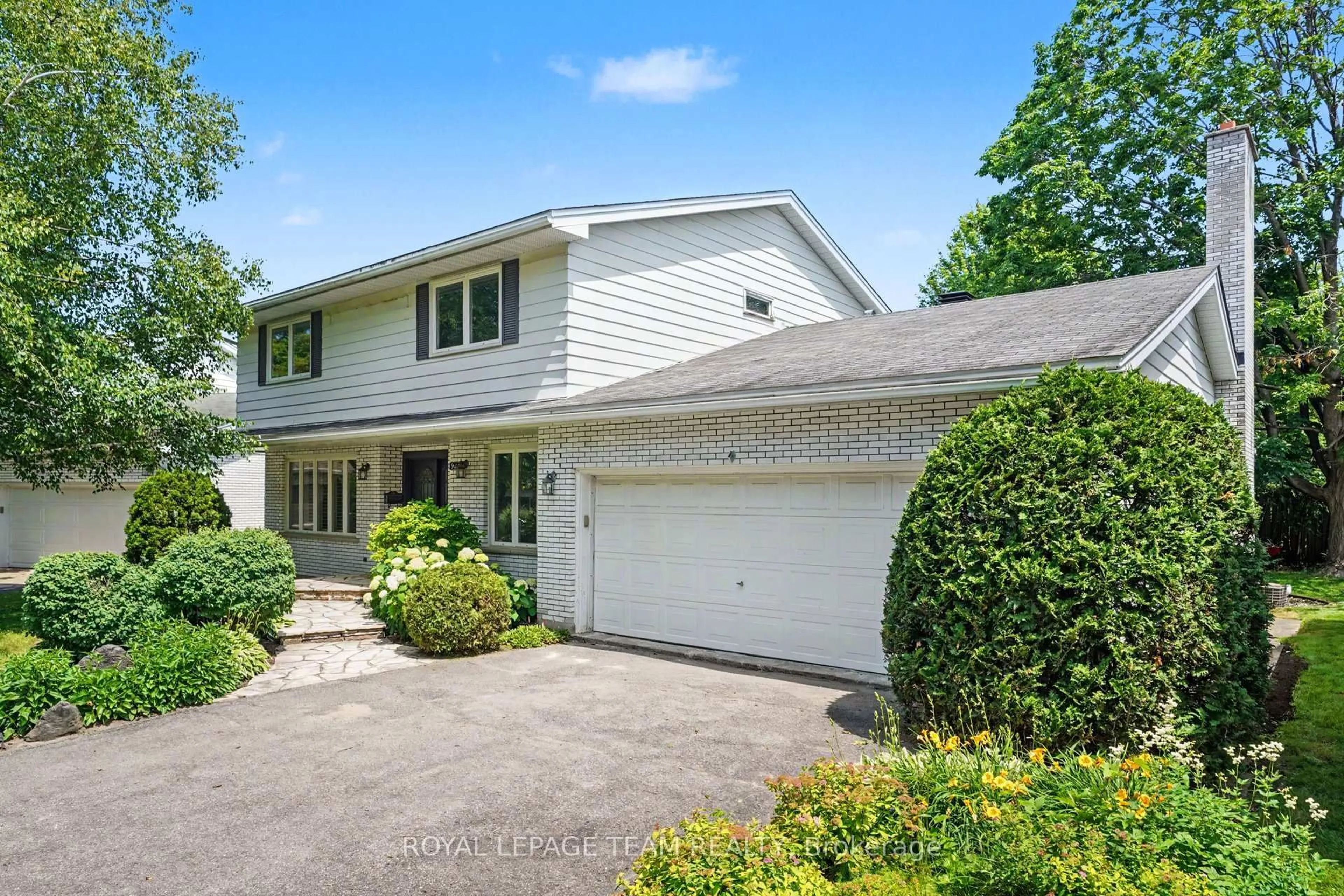 Unknown for 907 Dresden Cres, Ottawa Ontario K2B 5H8
