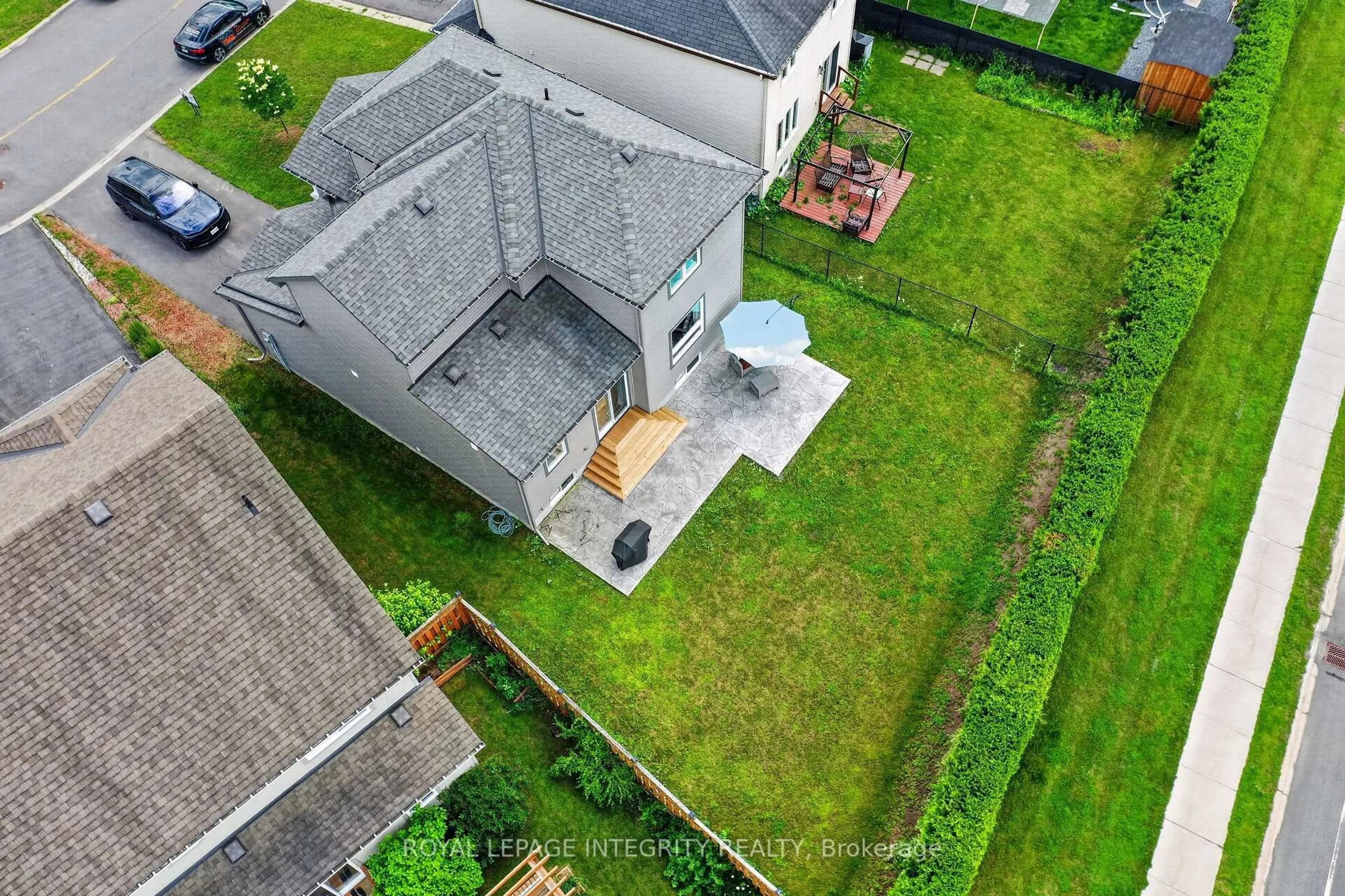 A pic from outside/outdoor area/front of a property/back of a property/a pic from drone, building for 129 Dorina Sarazin Cres, Clarence-Rockland Ontario K4K 0G6