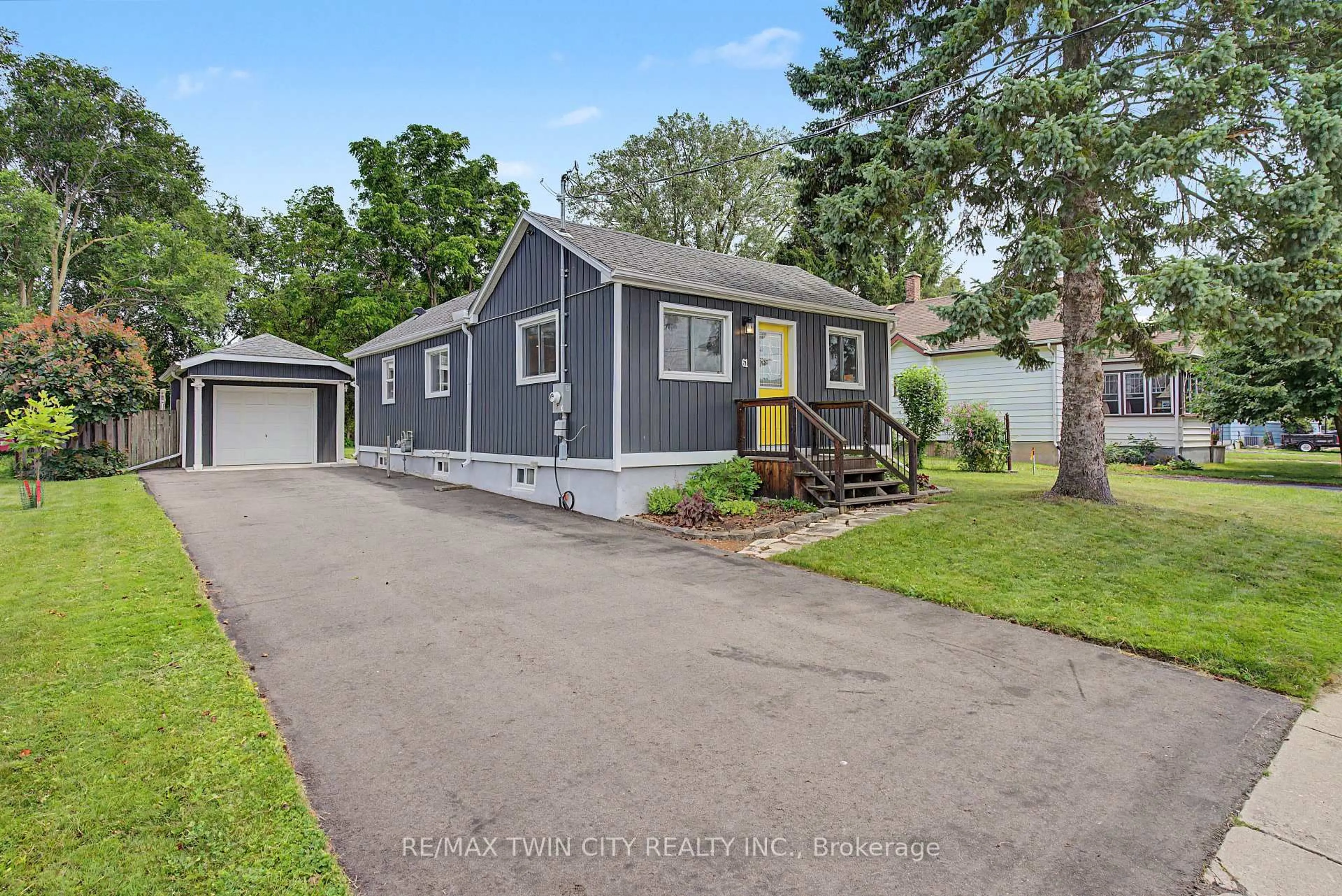 Unknown for 61 Maud St, Woodstock Ontario N4S 3Y5
