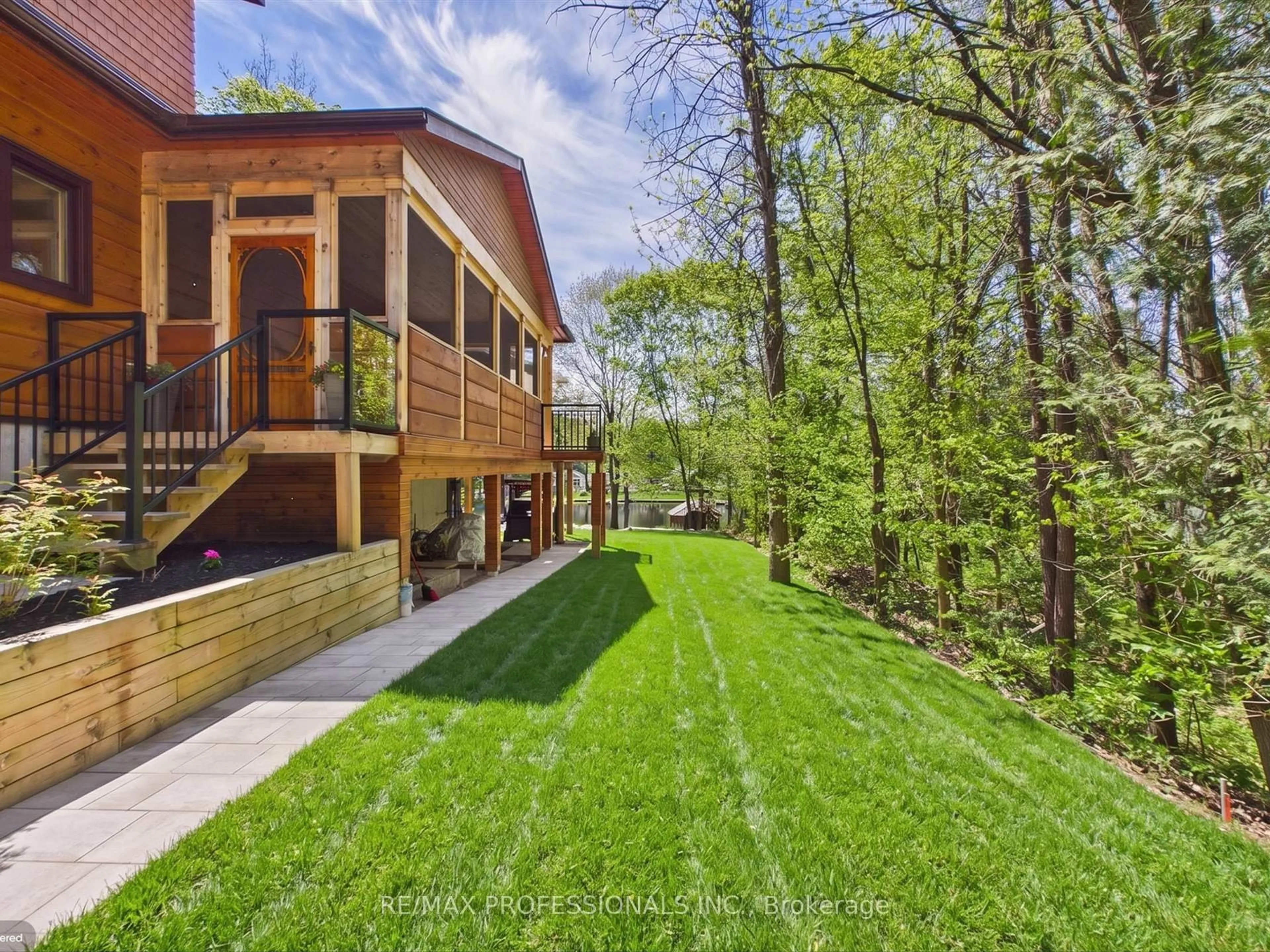 Patio, forest/trees view for 1048 Bagley Rd, Gravenhurst Ontario P0E 1N0