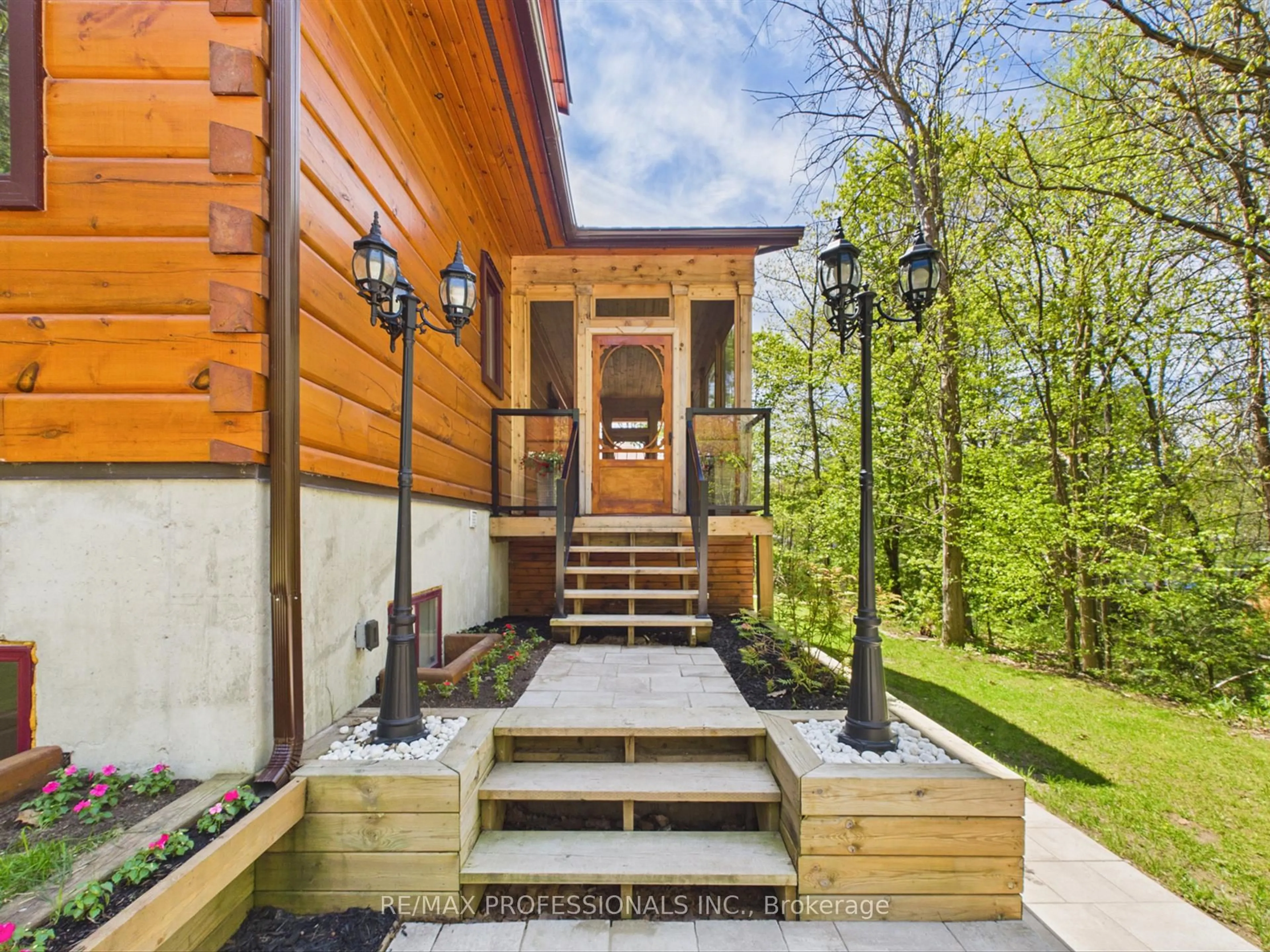 Unknown for 1048 Bagley Rd, Gravenhurst Ontario P0E 1N0