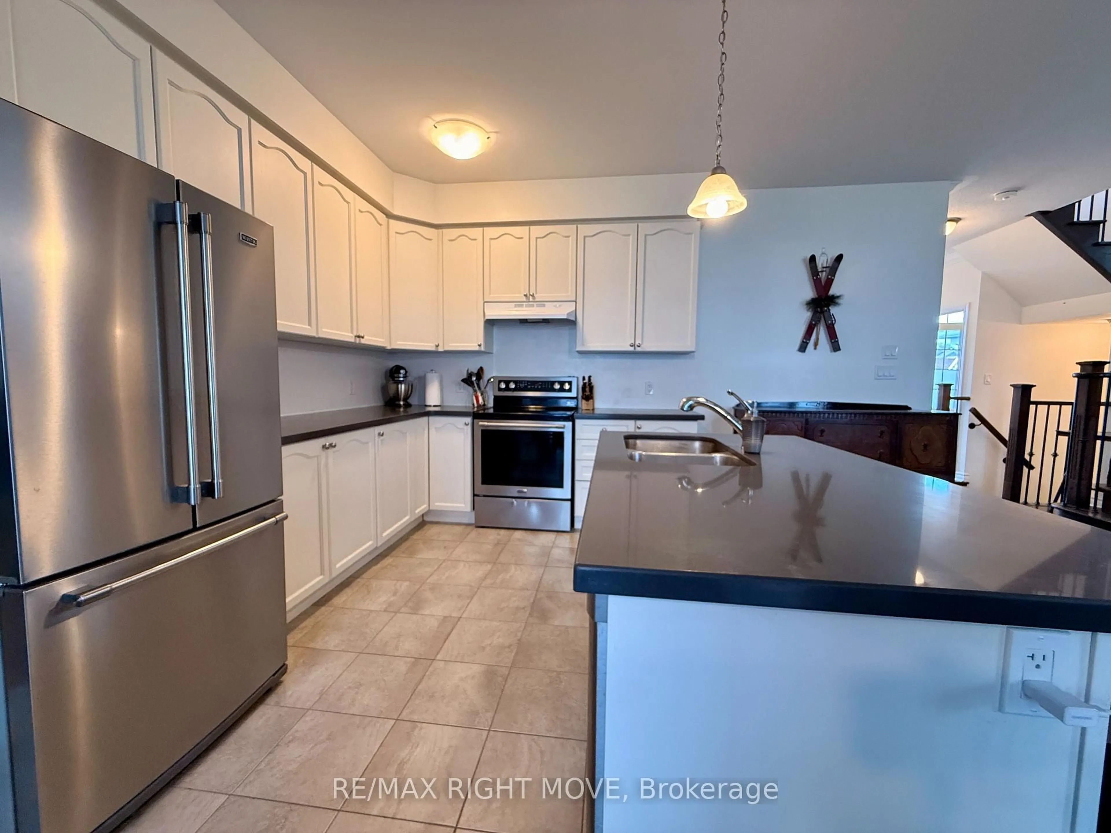 Open concept kitchen, ceramic/tile floor for 41 Primeau Cres, Kawartha Lakes Ontario K9V 0M6