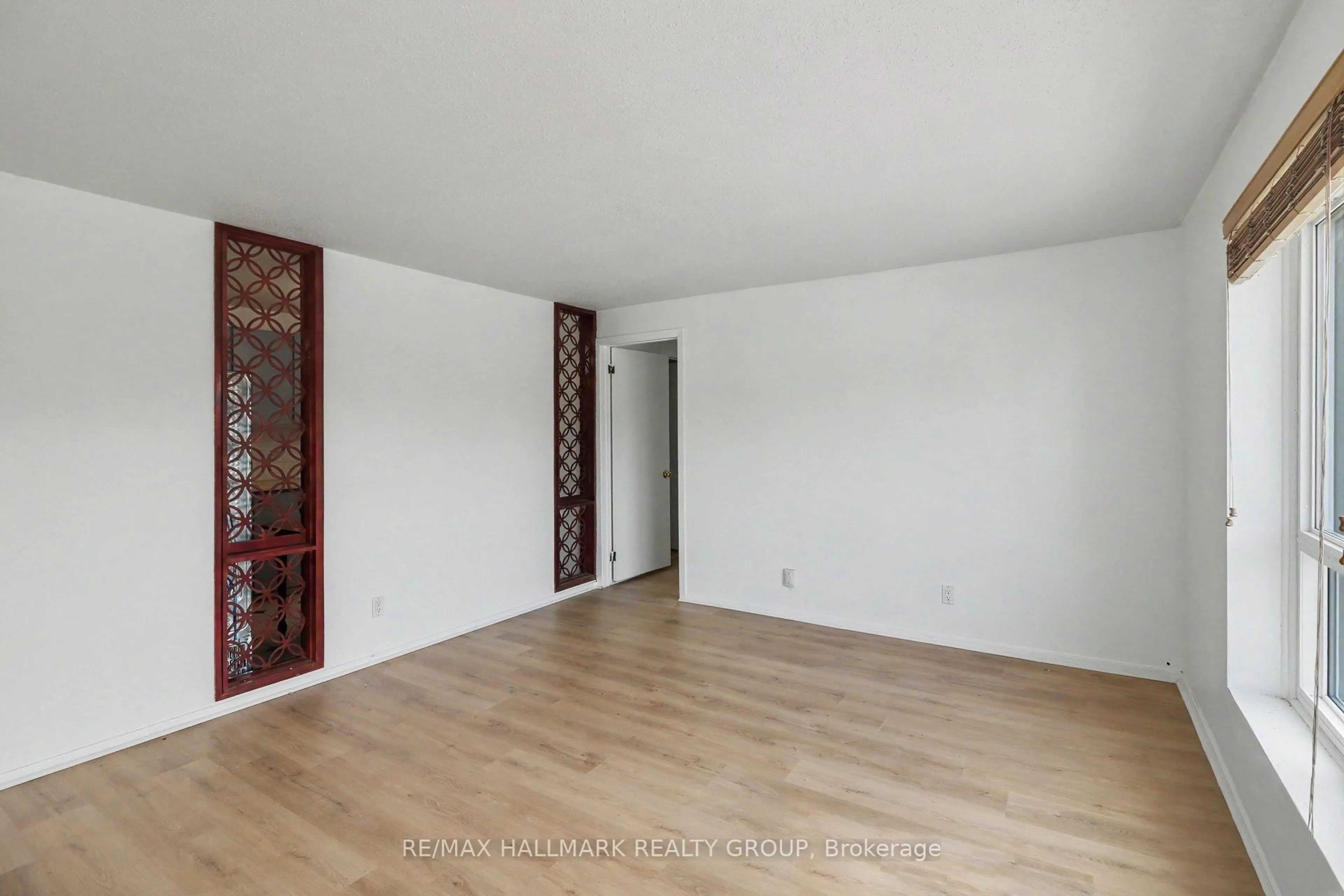 A pic of a room for 900 Elmsmere Rd #8, Ottawa Ontario K1J 7T6
