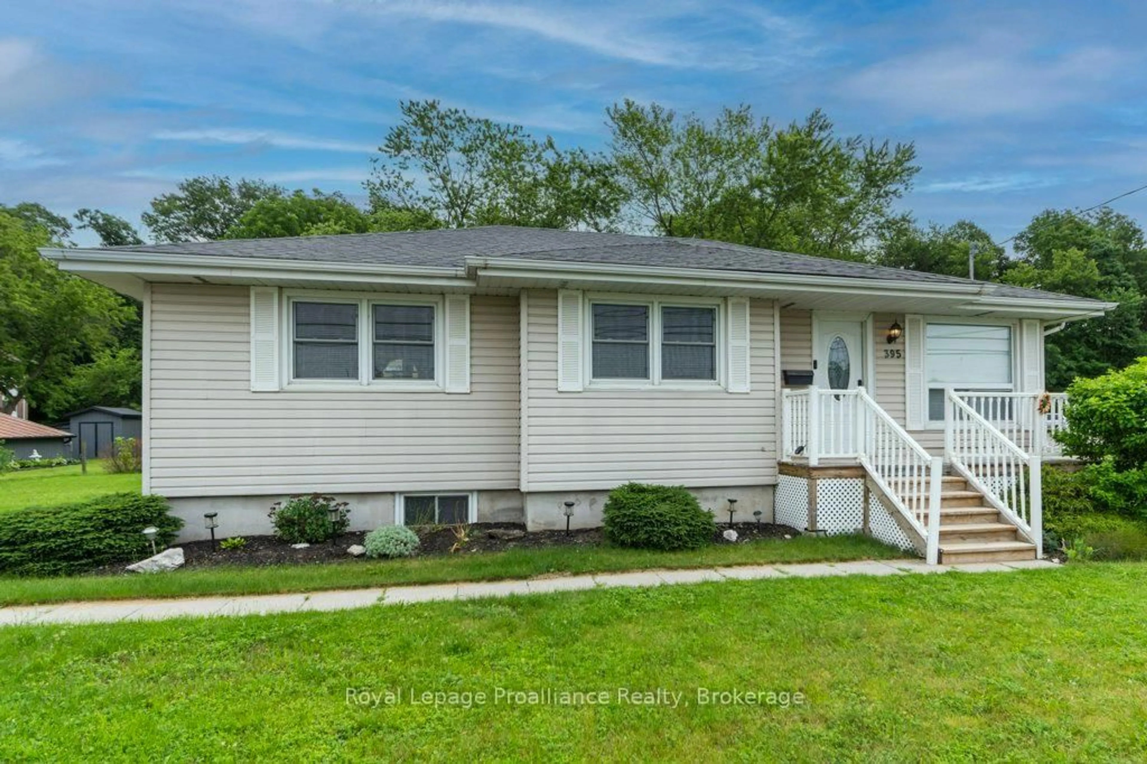 Home with vinyl exterior material, street for 395 Sidney St, Quinte West Ontario K8V 6N6