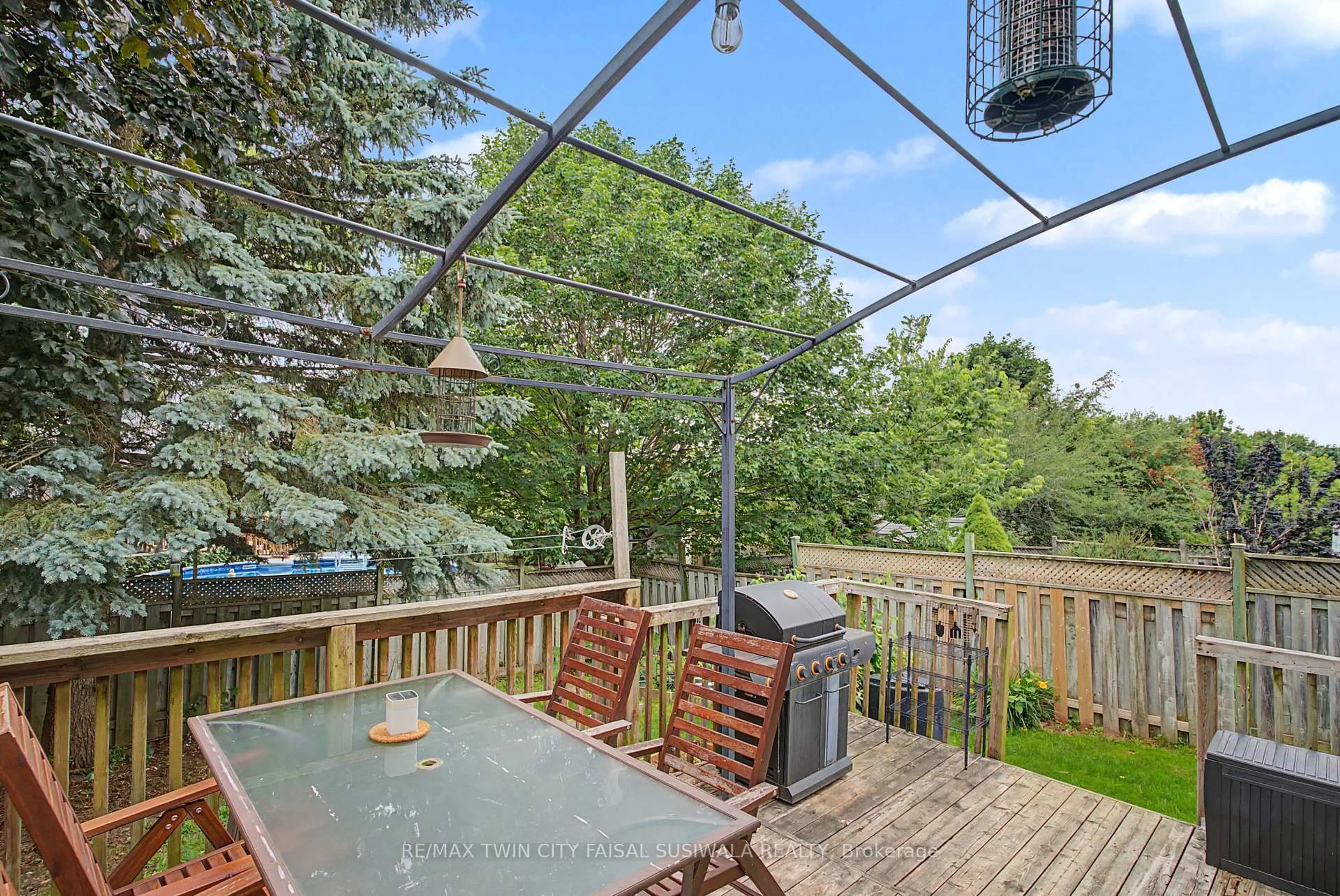 Patio, unknown for 191 Northview Heights Dr, Cambridge Ontario N1R 8C6