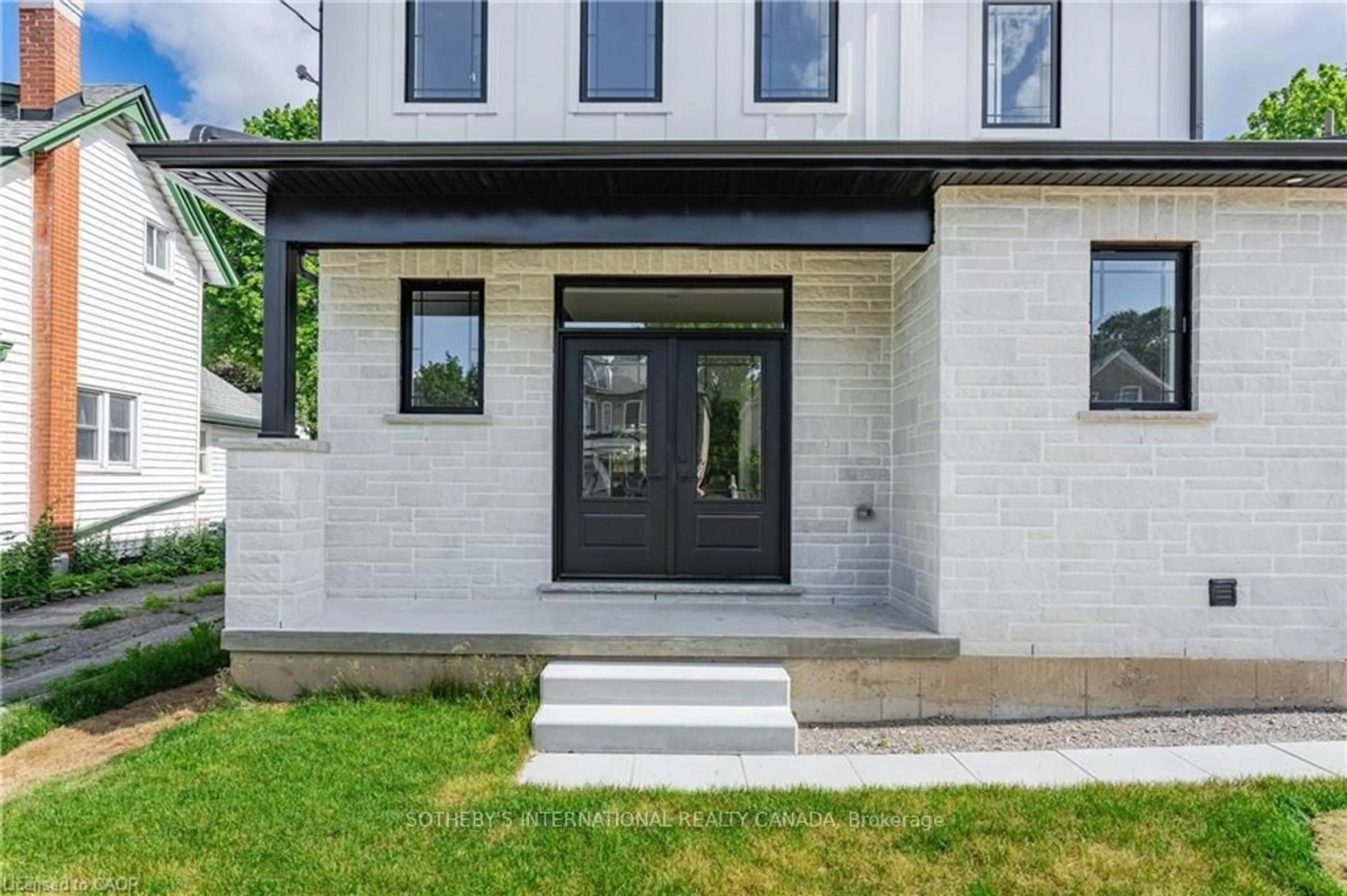 Home with brick exterior material, street for 42 Rich Ave, Cambridge Ontario N1R 2A5