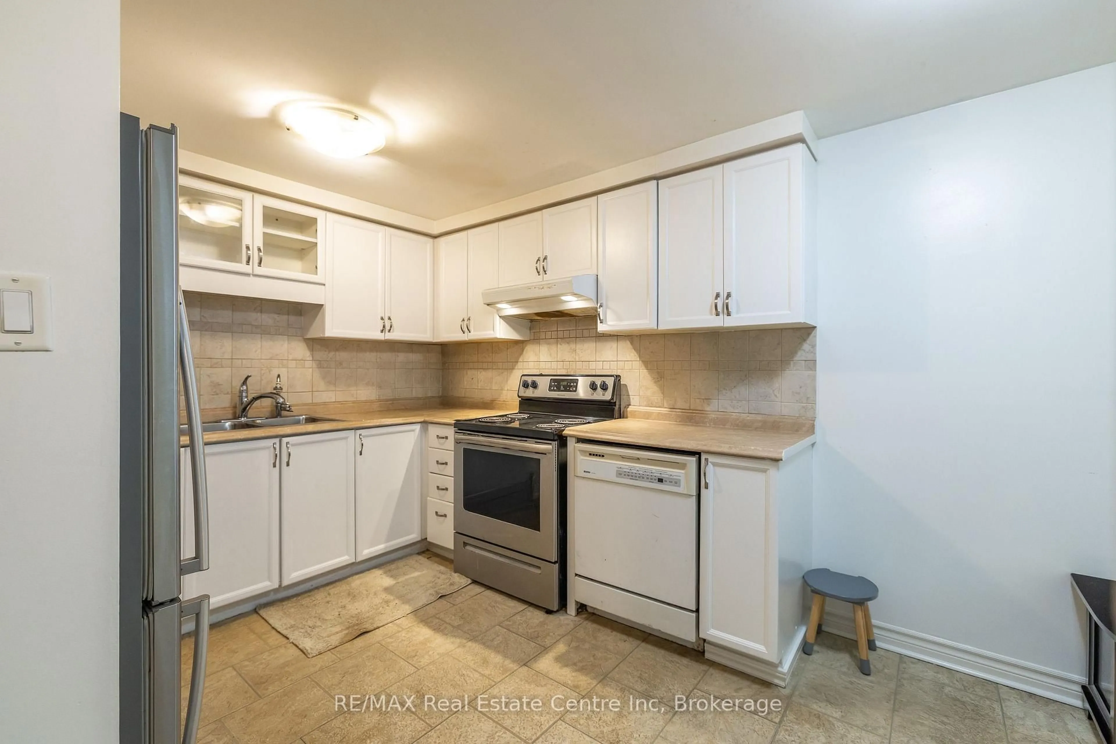 Standard kitchen, unknown for 129 Victoria Rd #74, Guelph Ontario N1E 6V4