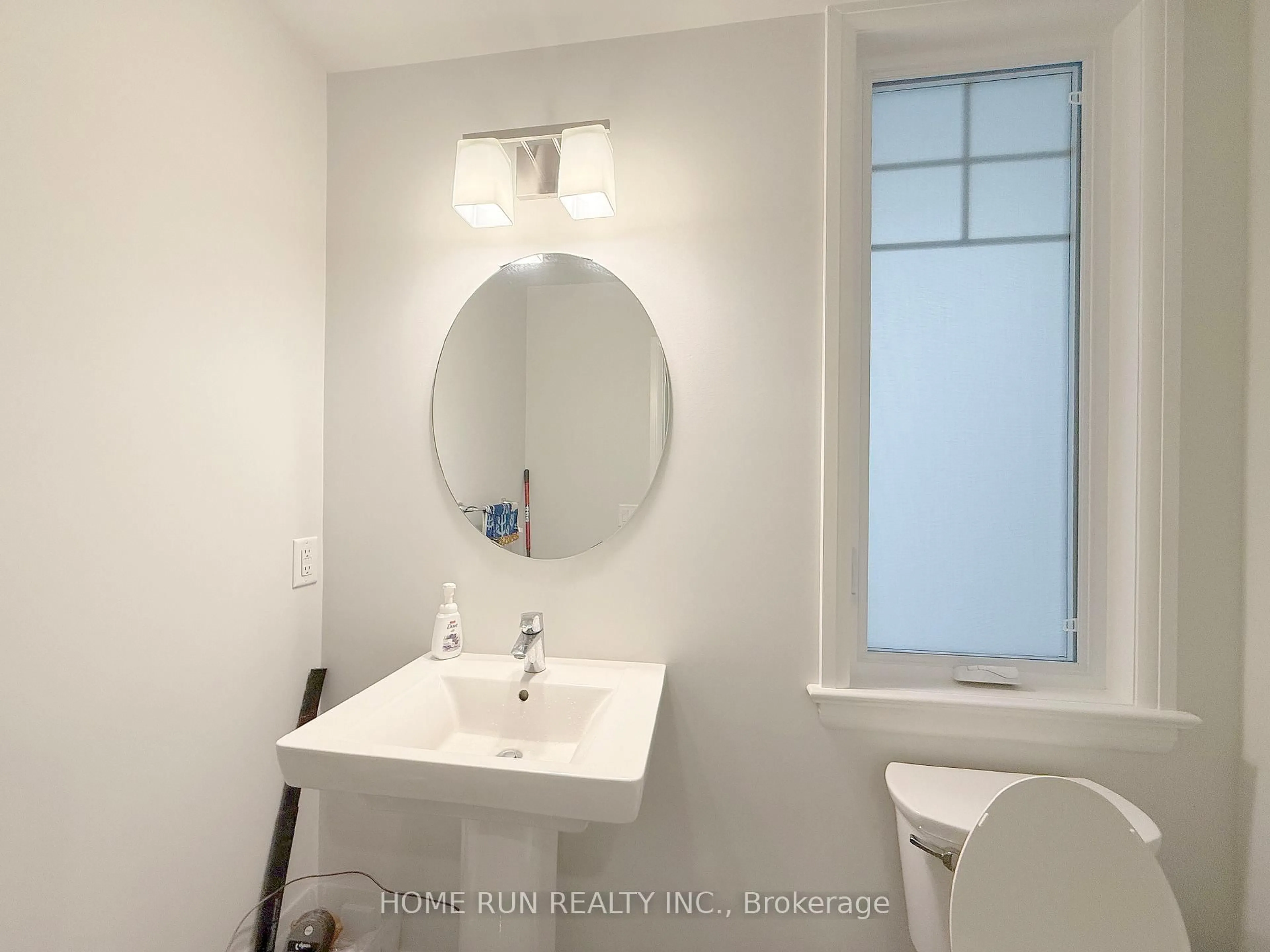 Standard bathroom, unknown for 322 Lysander Pl, Ottawa Ontario K1K 4K7
