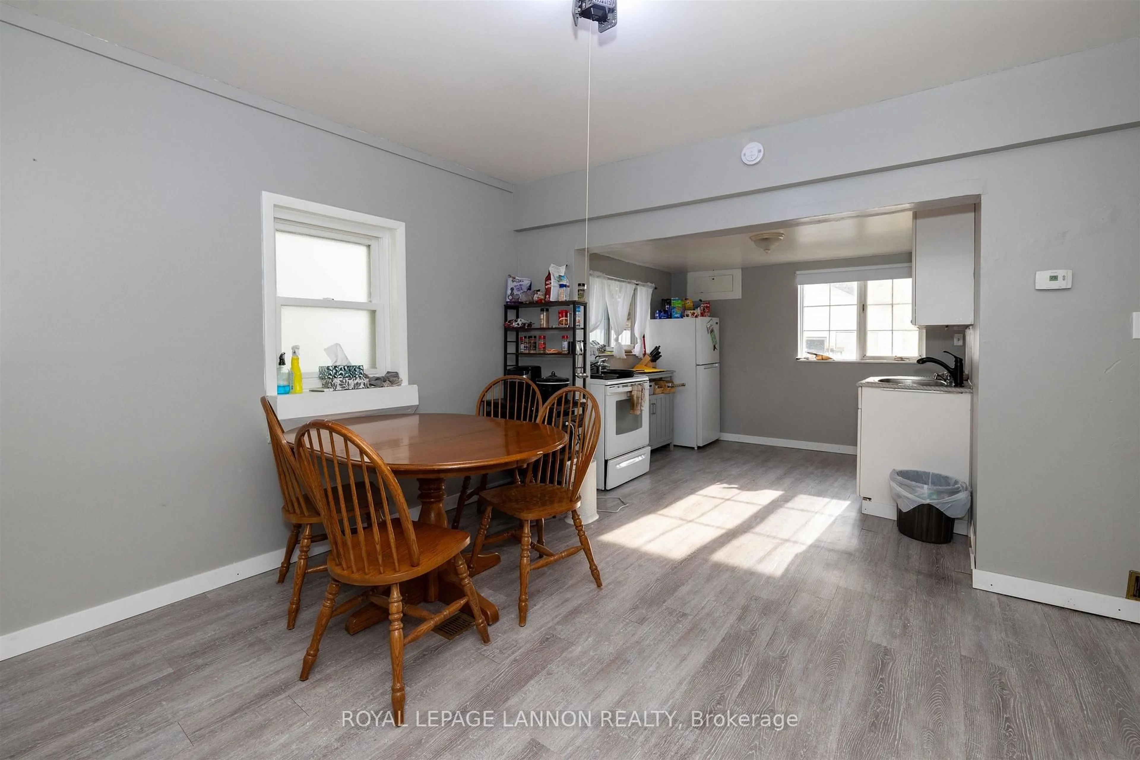 Open concept kitchen, unknown for 607 WILEY St, Thunder Bay Ontario P7C 3N6