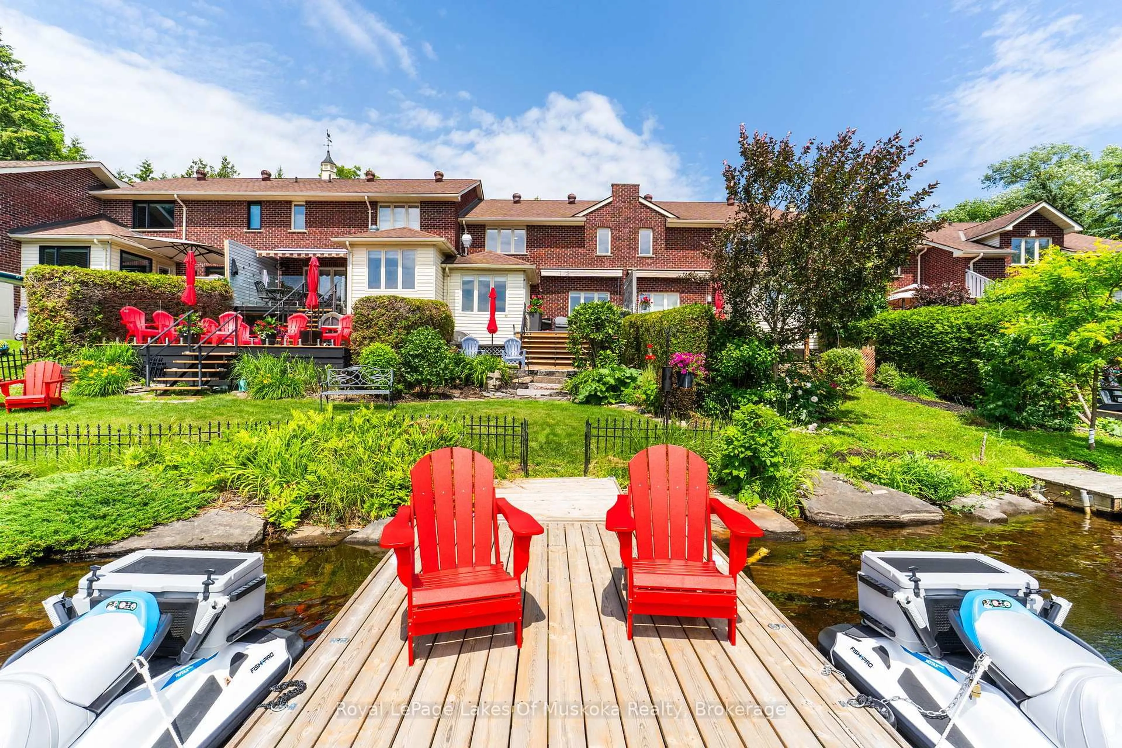 Patio, unknown for 21 John St, Huntsville Ontario P1H 1H2