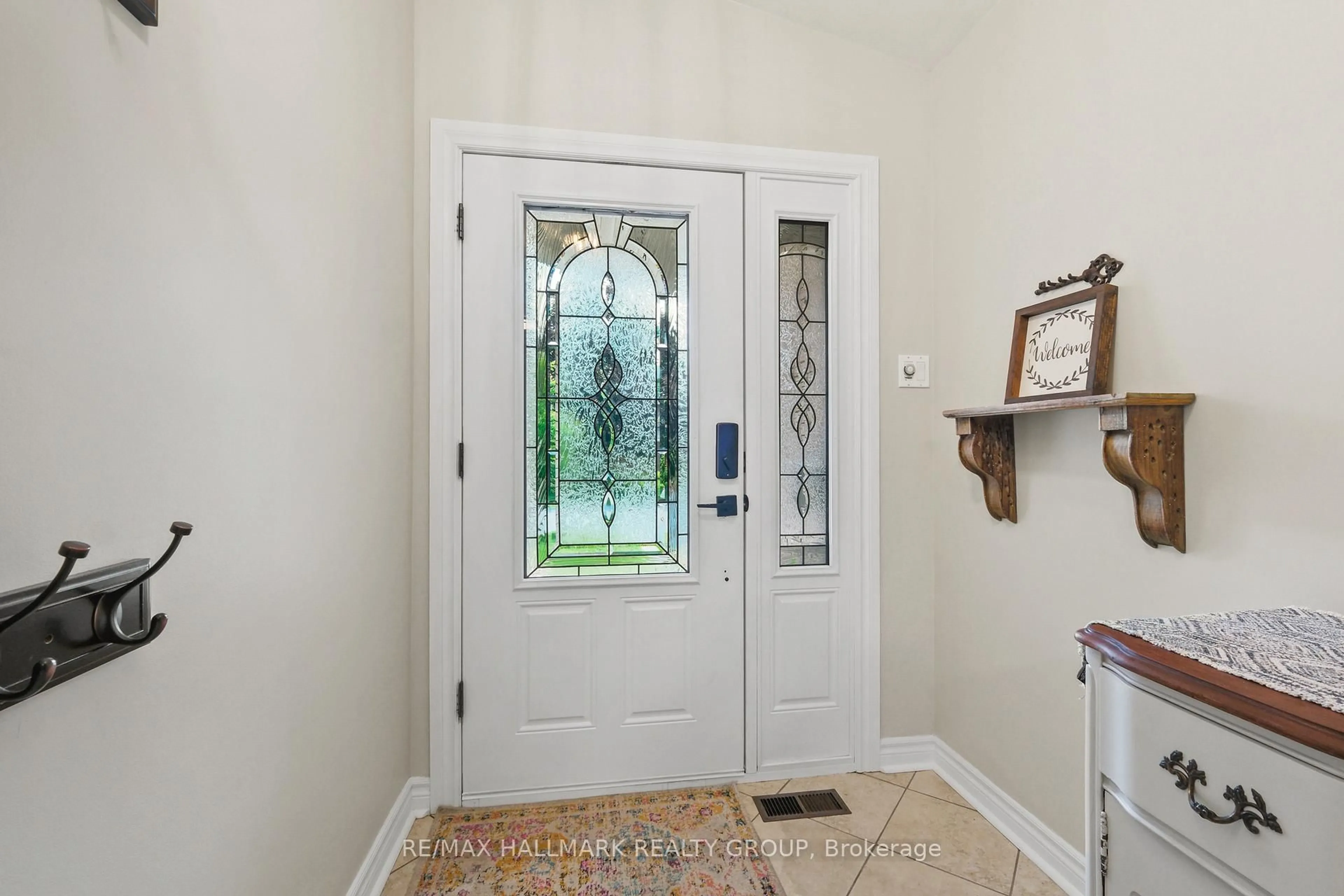 Indoor entryway for 155 Banning Rd, Ottawa Ontario K2L 1C5