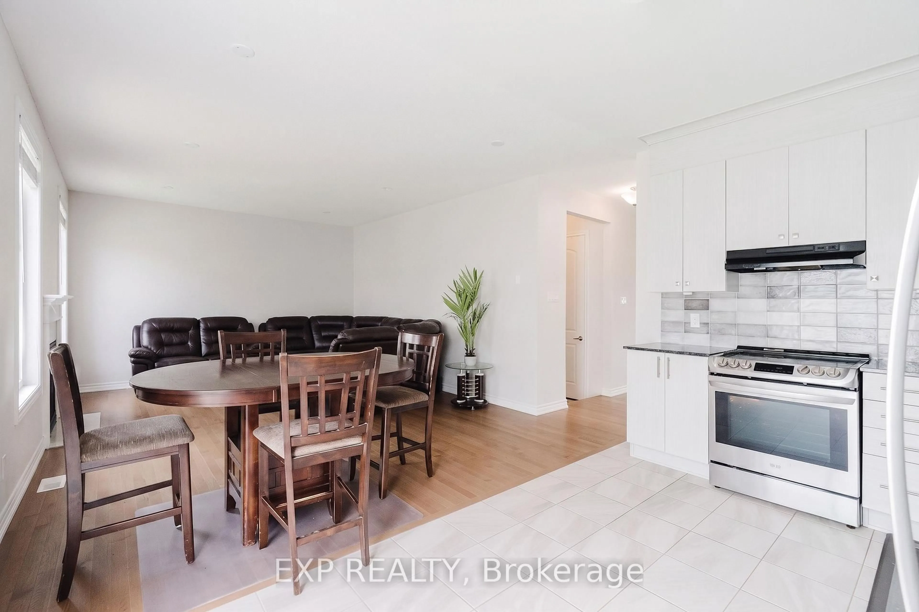Unknown for 30 Coppermine St, Ottawa Ontario K2J 6P6