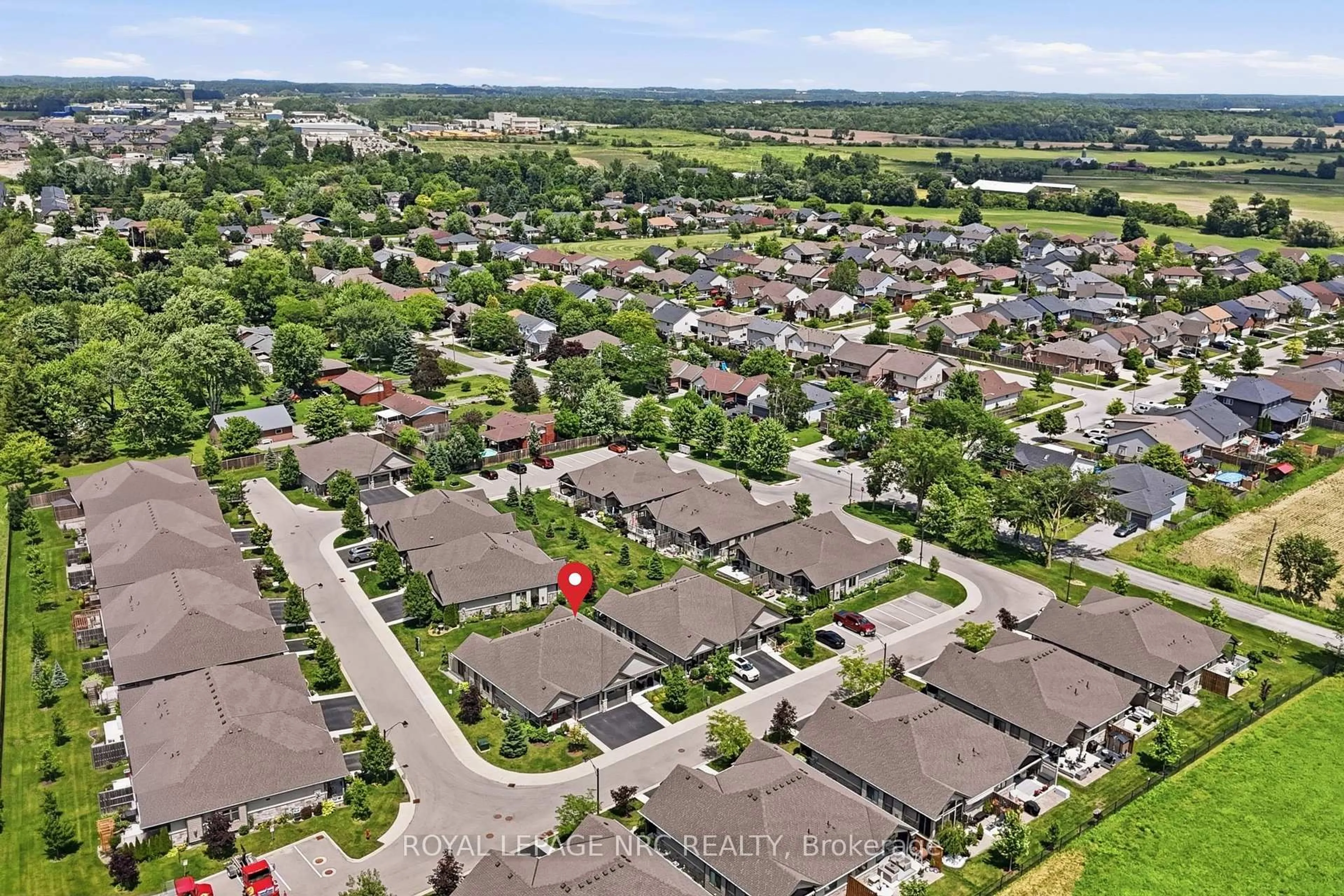 A pic from outside/outdoor area/front of a property/back of a property/a pic from drone, street for 23 Richard Cres, West Lincoln Ontario L0R 2A0