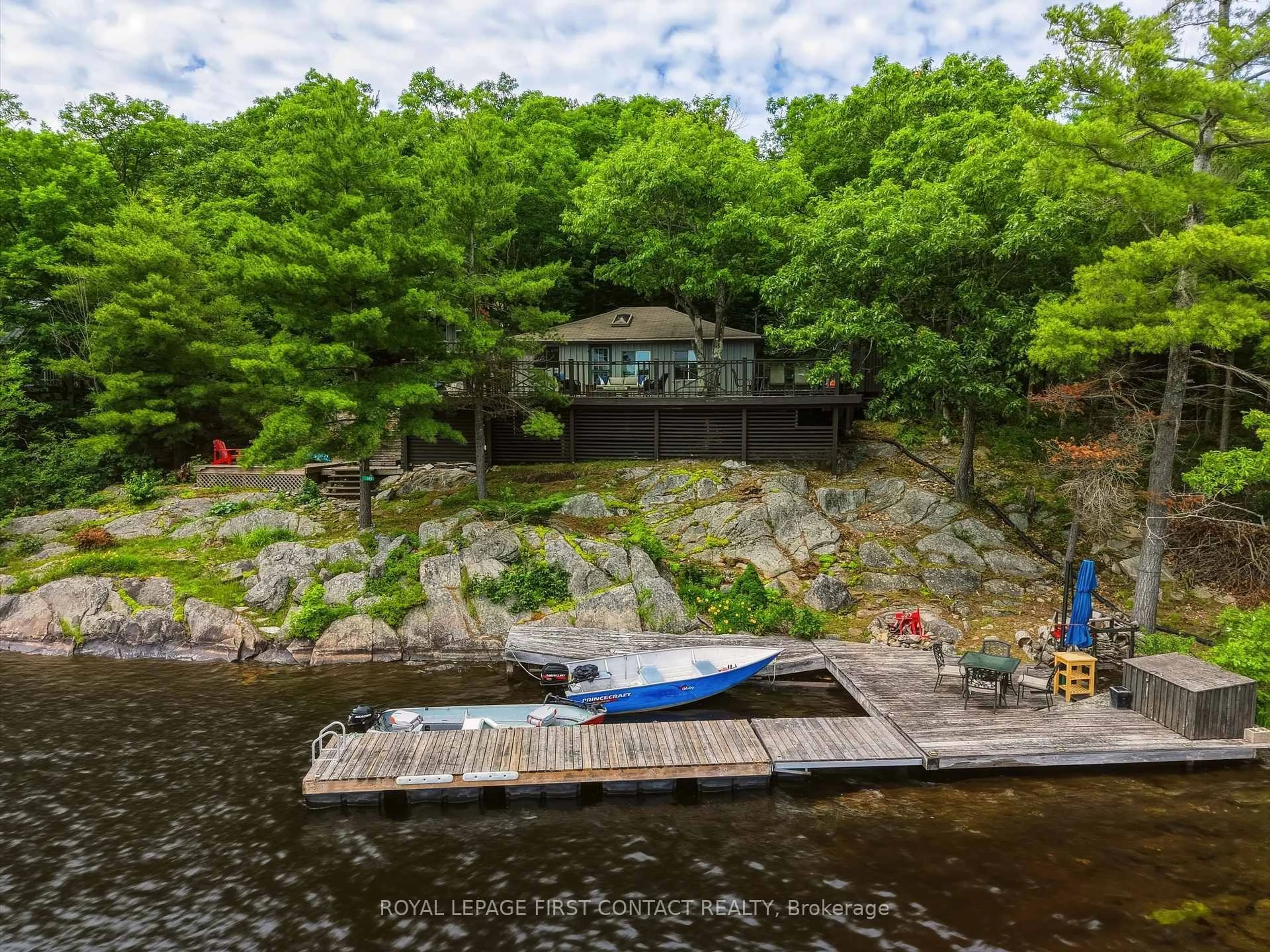 A pic from outside/outdoor area/front of a property/back of a property/a pic from drone, water/lake/river/ocean view for 321 Healey Lake W/A, The Archipelago Ontario P0G 1G0