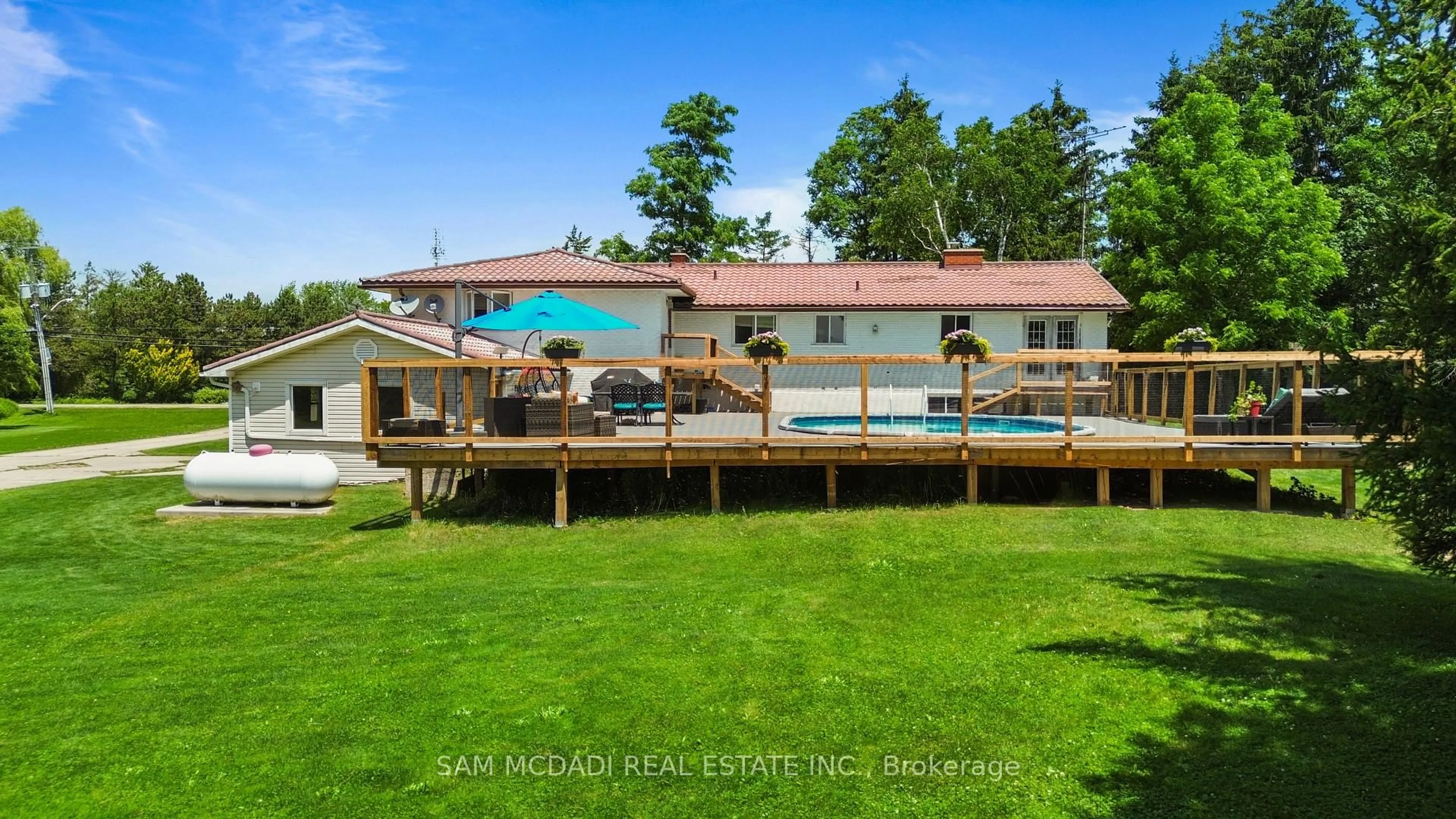 trreb/IMG-X13533748_1afedaf1-cdd3-4cf9-8b27-e3016bc74235-l.jpg