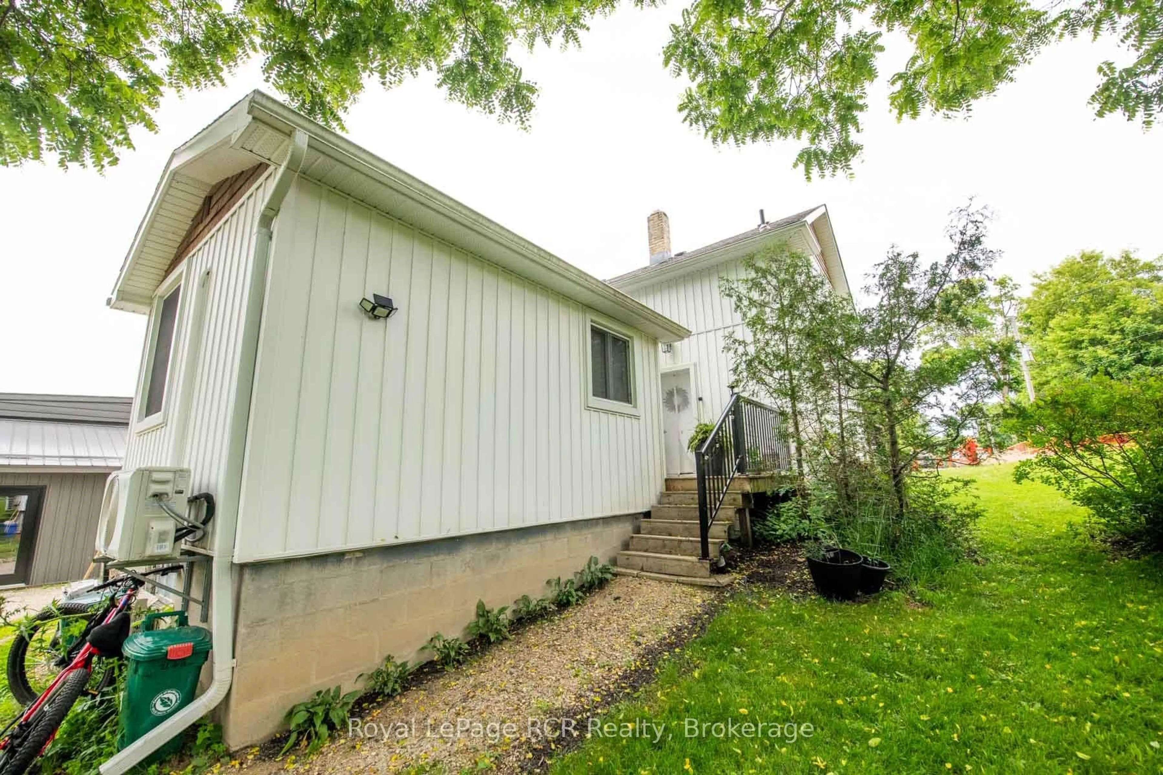 Unknown for 21 ARTHUR STREET WEST St #A & B & C, Minto Ontario N0G 1Z0