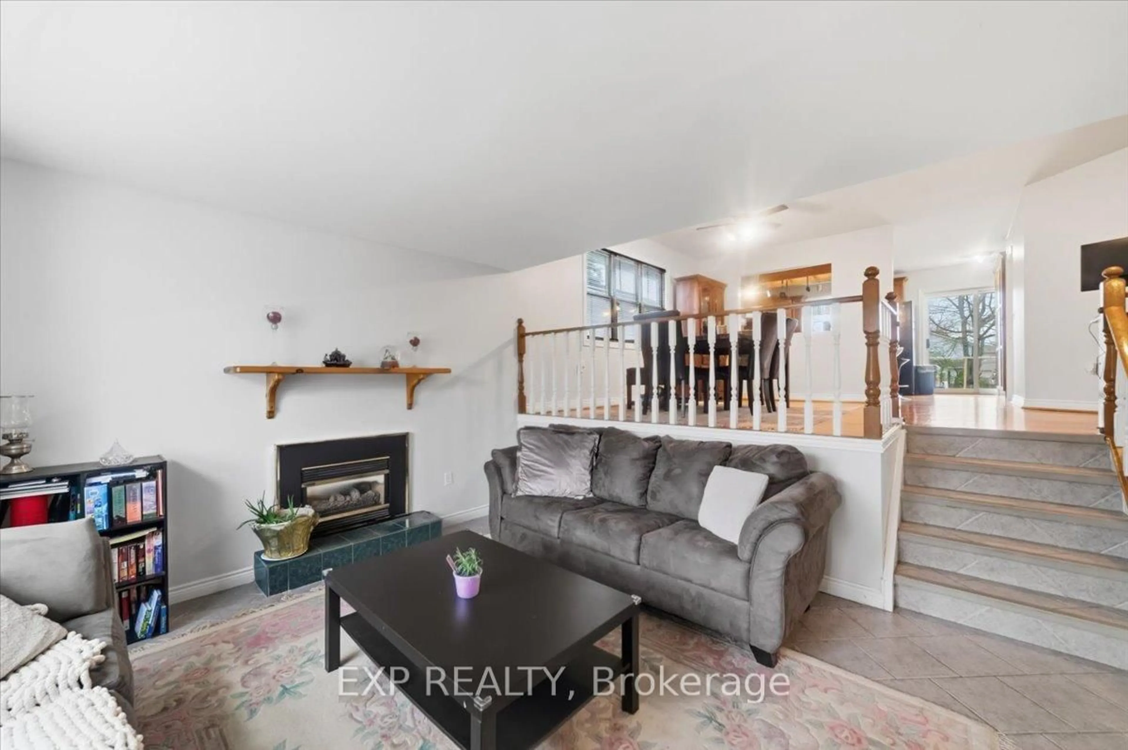 Living room with furniture, unknown for 160 Davis St, Port Colborne Ontario L3K 1Z1