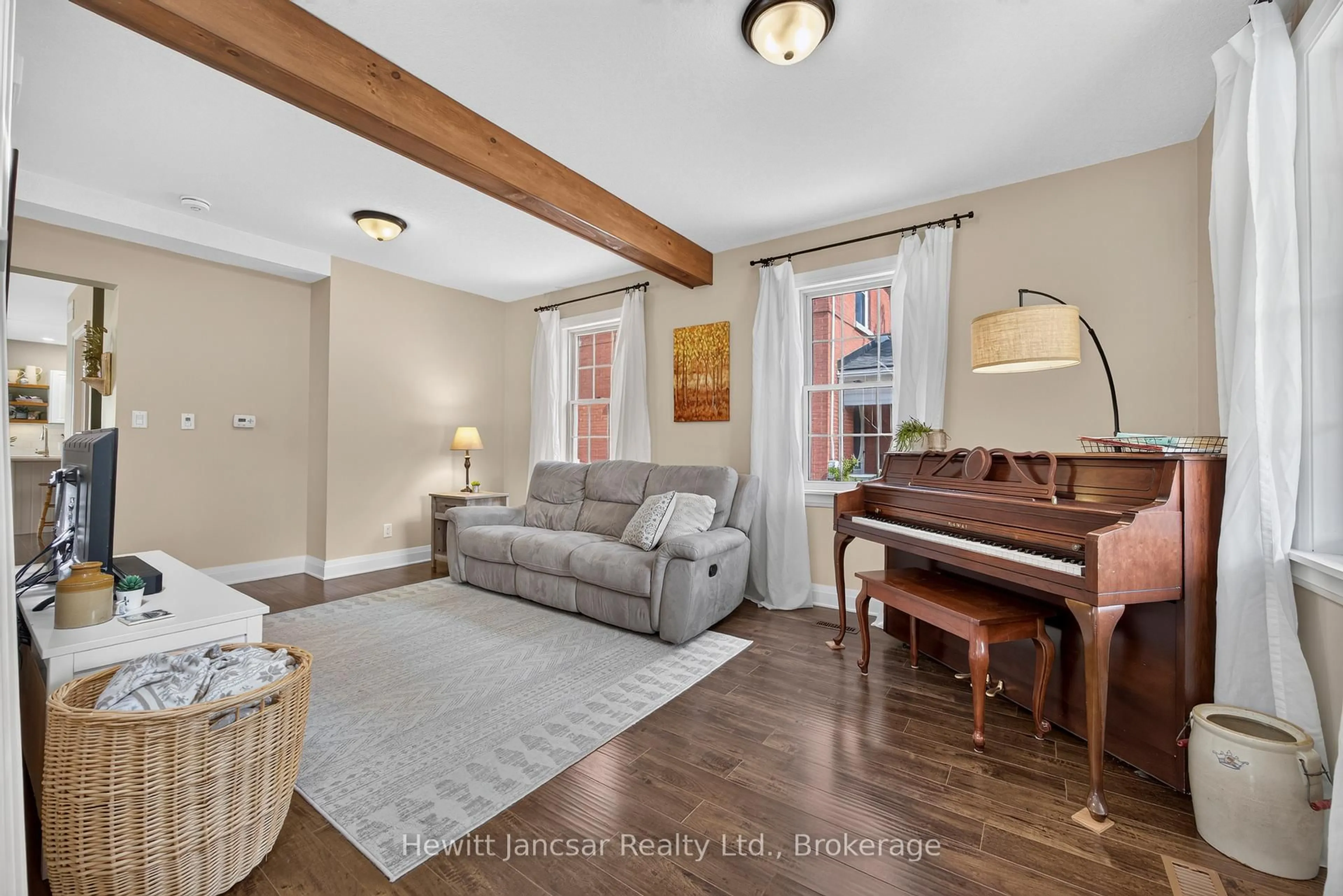 Living room with furniture, unknown for 165 Woodstock St, East Zorra-Tavistock Ontario N0B 2R0
