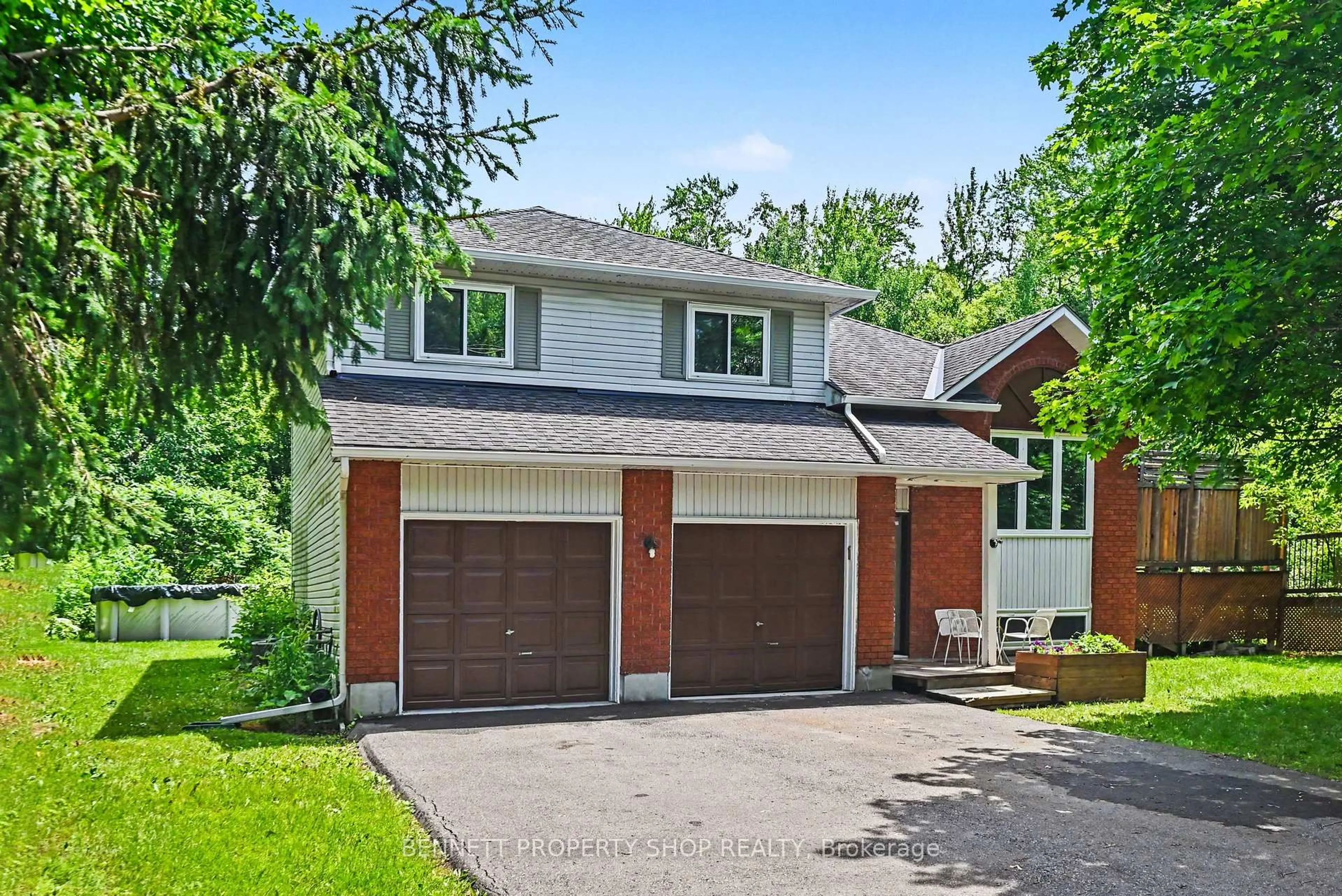 Home with brick exterior material, street for 230 Cardinal Cres, Clarence-Rockland Ontario K4K 1K9