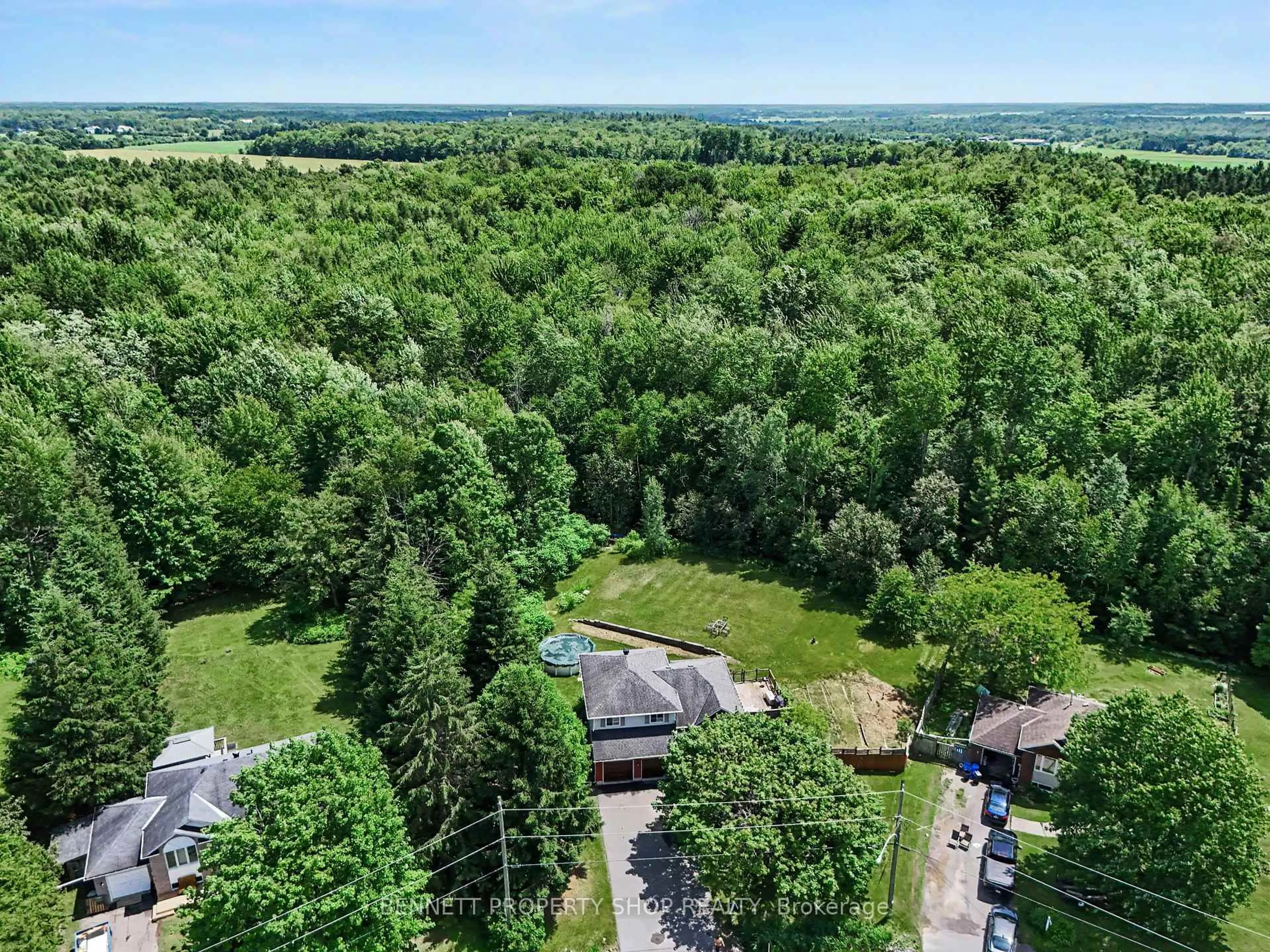 A pic from outside/outdoor area/front of a property/back of a property/a pic from drone, forest/trees view for 230 Cardinal Cres, Clarence-Rockland Ontario K4K 1K9