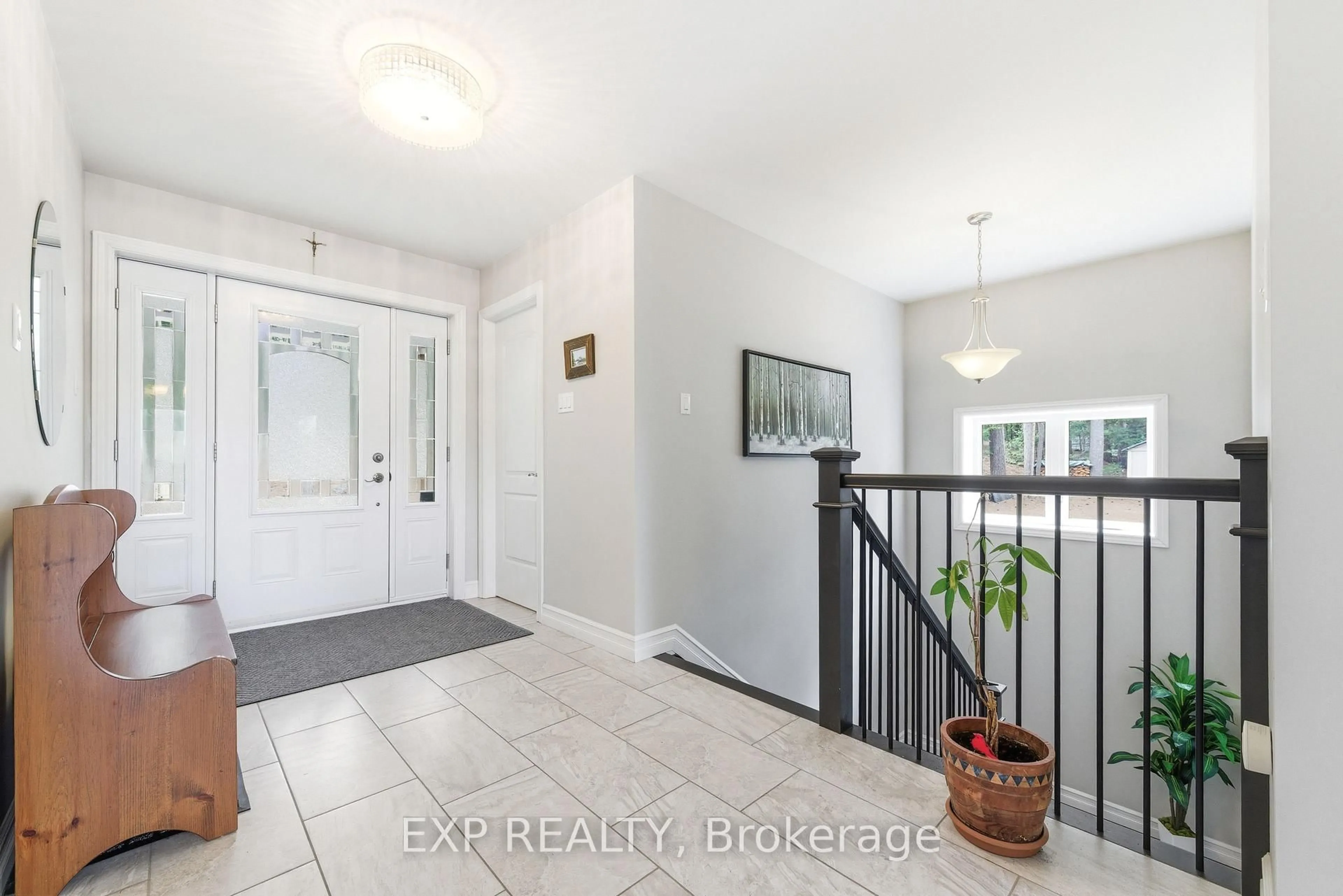 Indoor entryway for 248 Roach Way, Haley Station Ontario K0J 1Y0