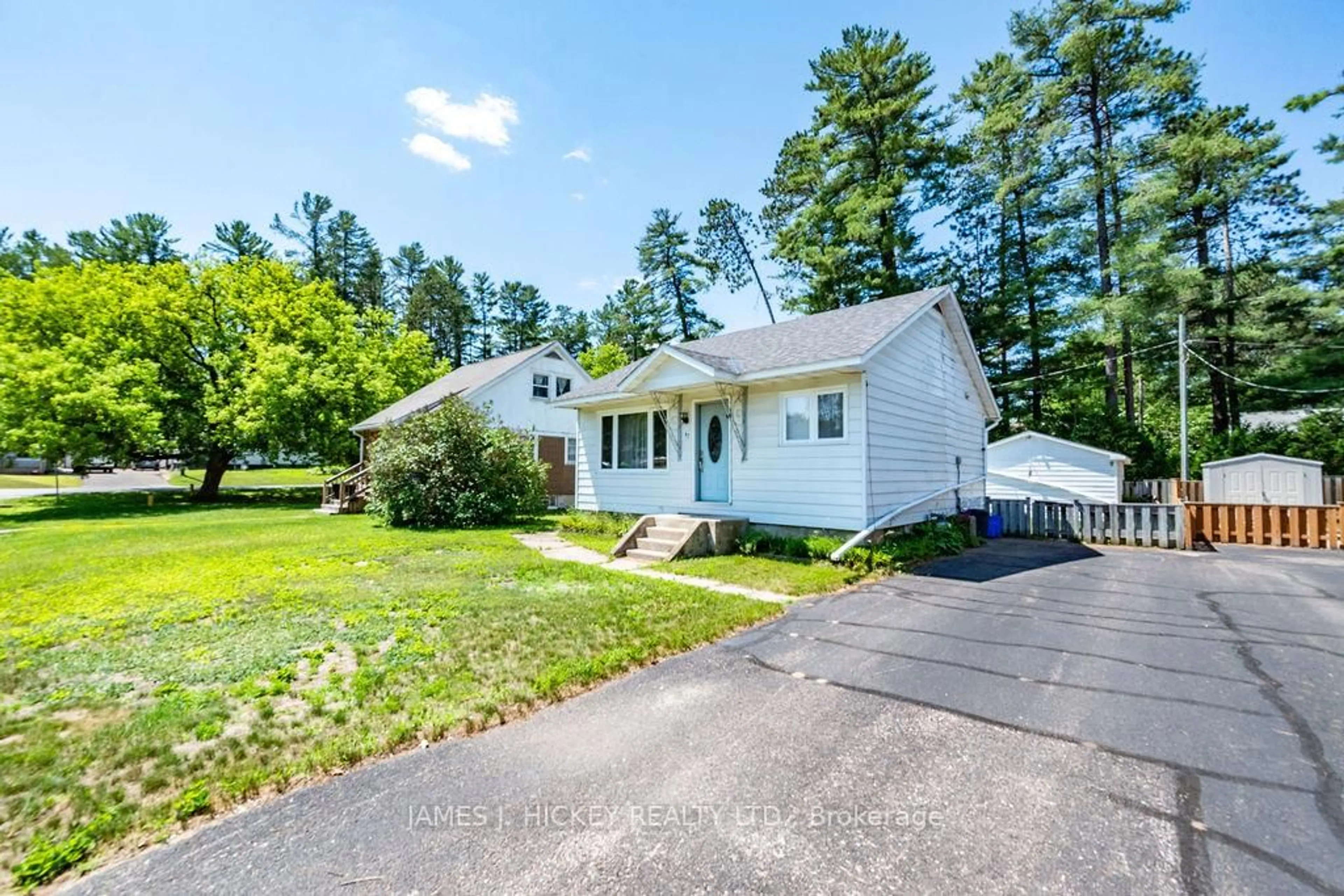 A pic from outside/outdoor area/front of a property/back of a property/a pic from drone, street for 47 Wolfe Ave, Deep River Ontario K0J 1P0