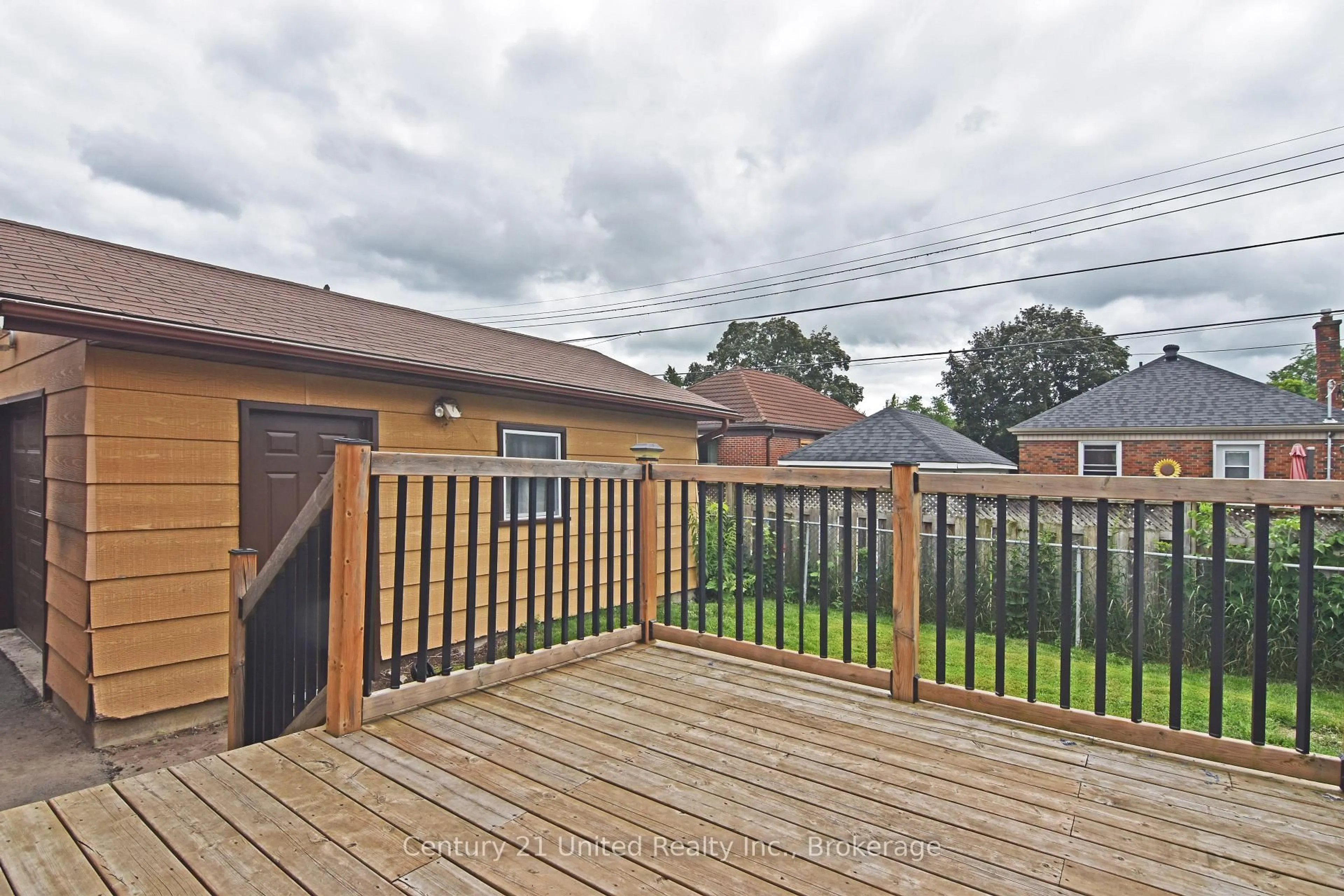 Patio, street for 397 Edison Ave, Peterborough Ontario K9J 4G4