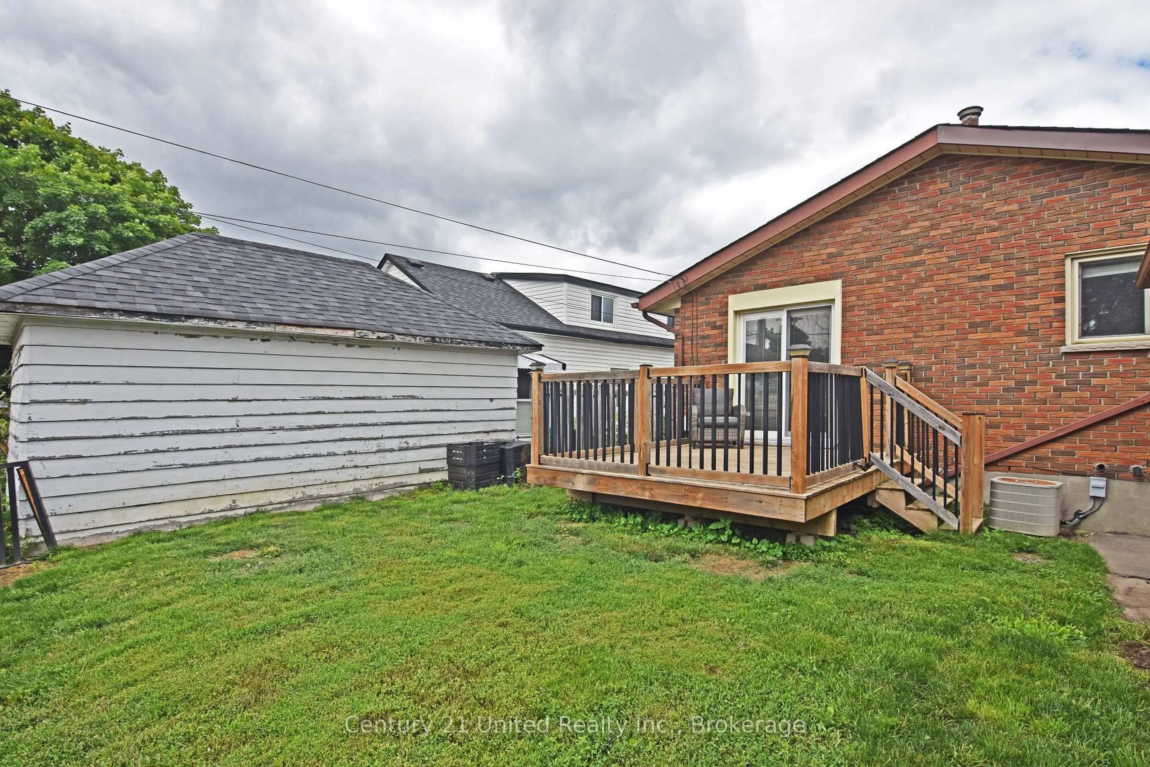 Patio, street for 397 Edison Ave, Peterborough Ontario K9J 4G4
