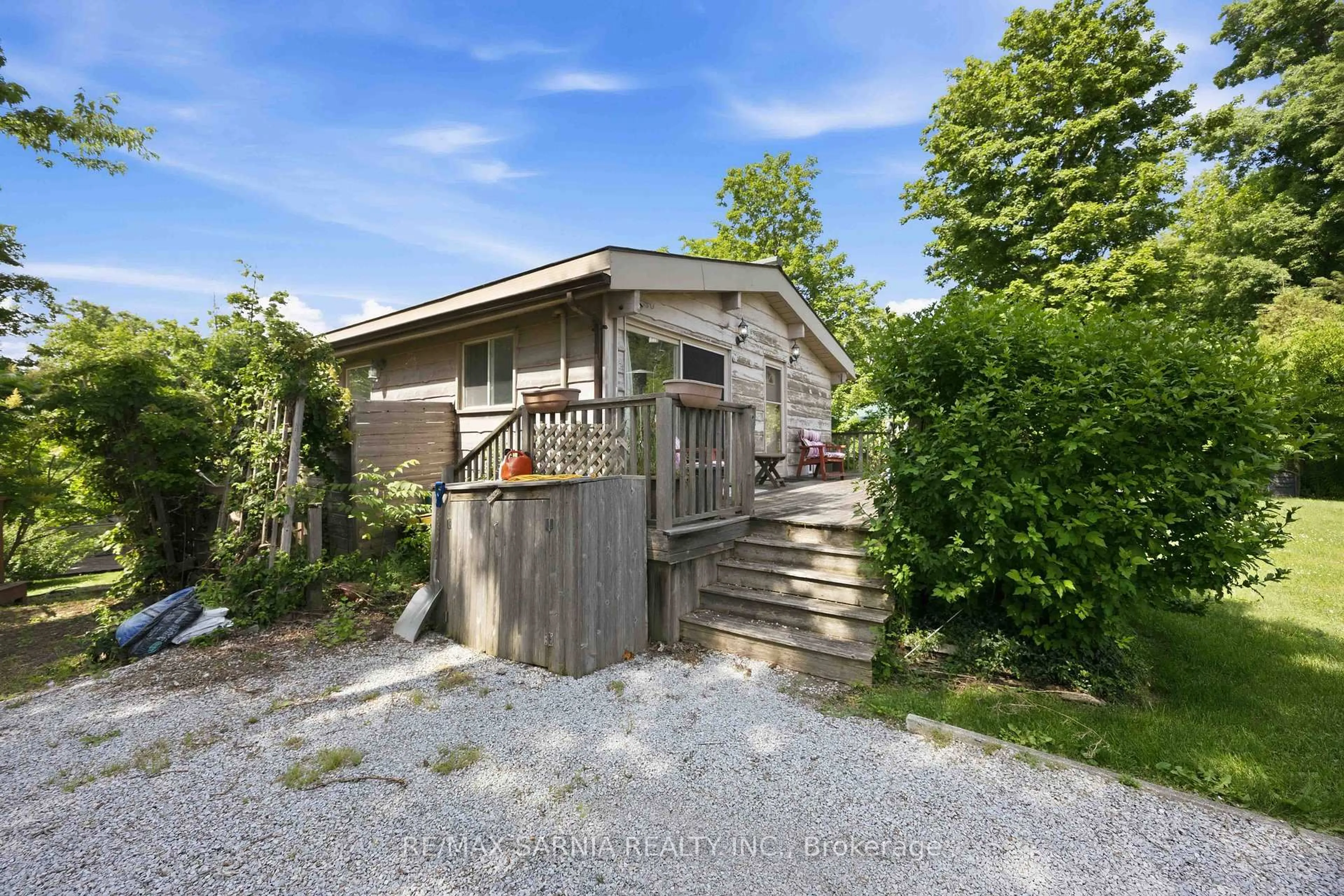 Shed for 5496 Huron View Ave, Lambton Shores Ontario N0N 1J7