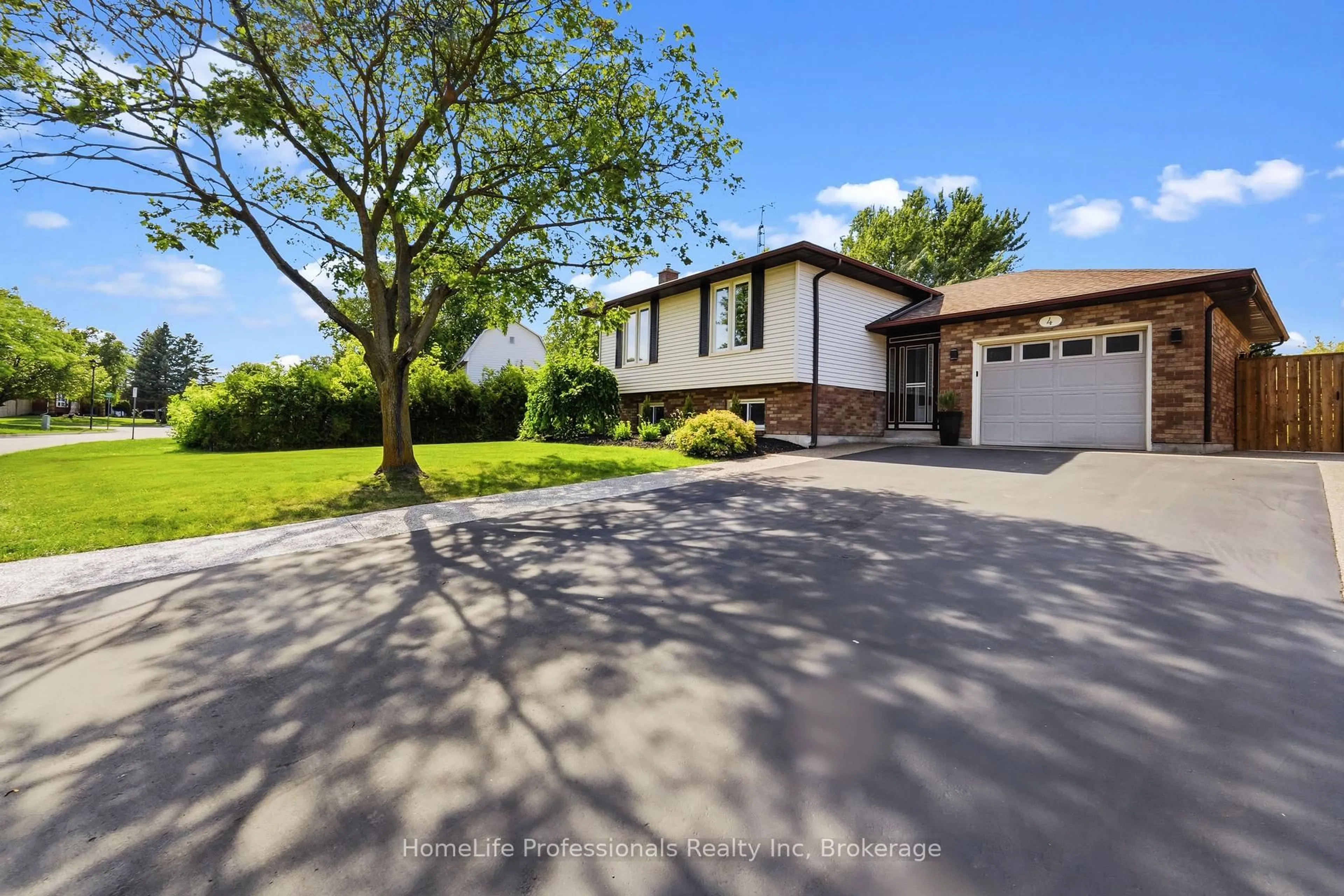 A pic from outside/outdoor area/front of a property/back of a property/a pic from drone, unknown for 4 Ravine Cres, Haldimand Ontario N0A 1S0
