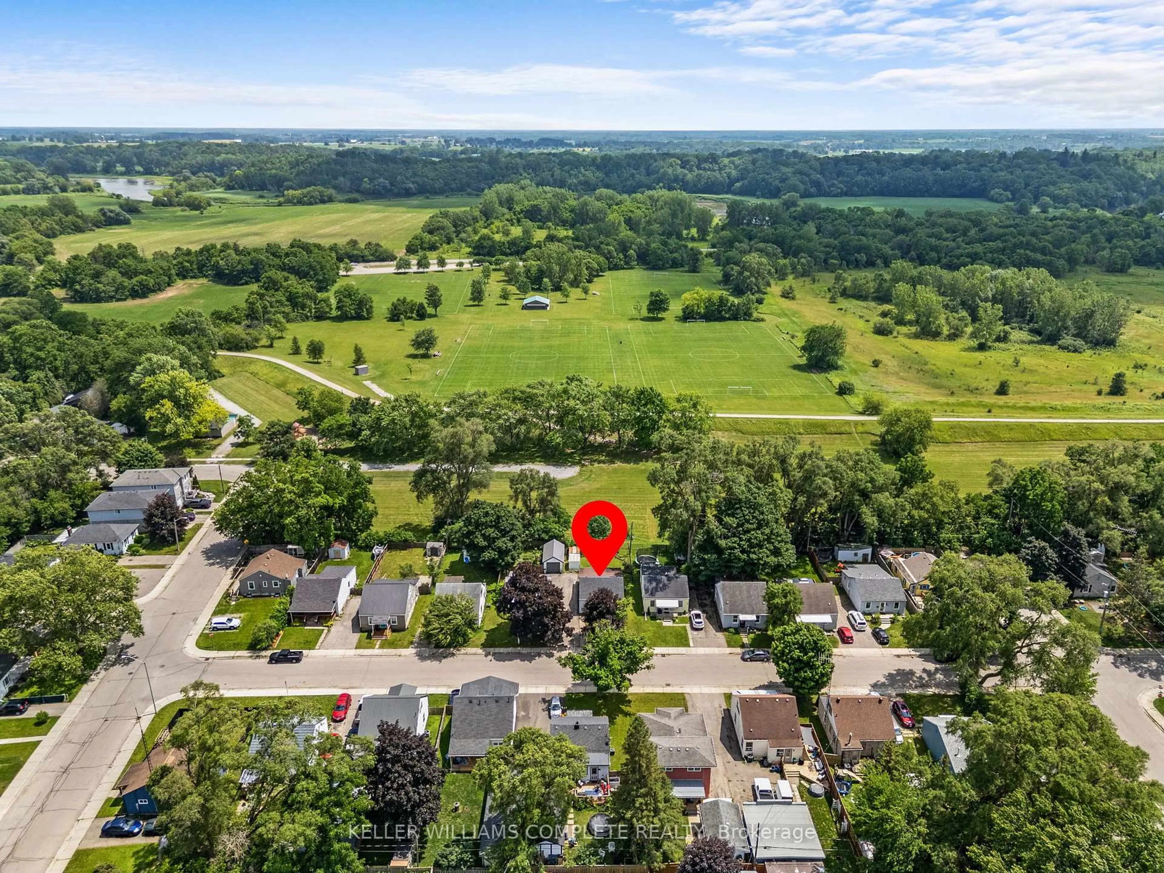 A pic from outside/outdoor area/front of a property/back of a property/a pic from drone, unknown for 56 Sixth Ave, Brantford Ontario N3S 1A7