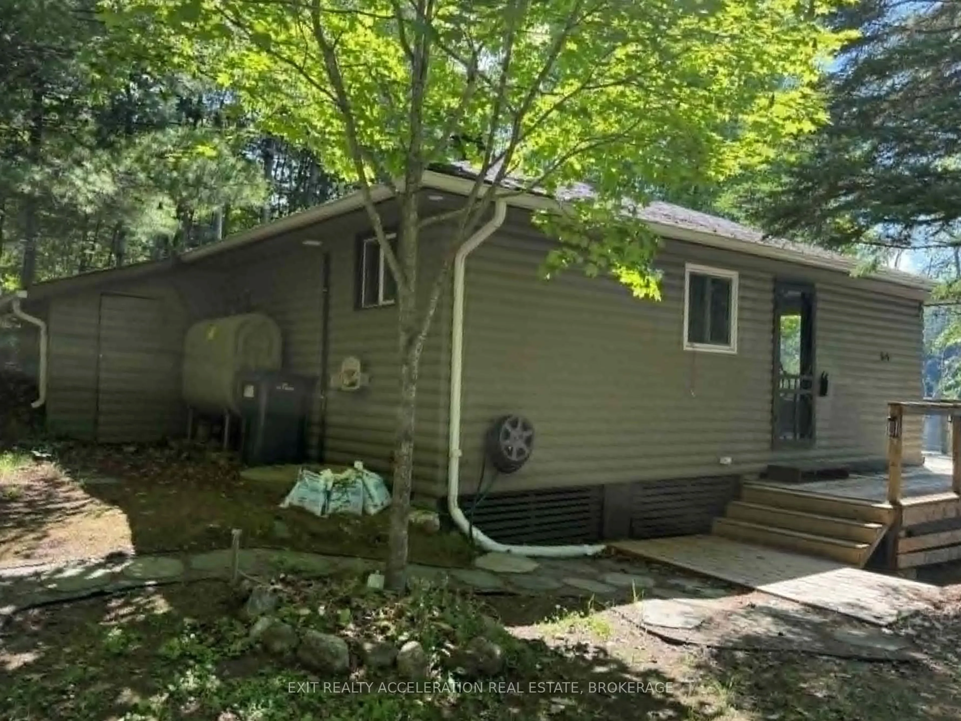 Home with vinyl exterior material, unknown for 1023 Wakamaka Lane, Cloyne Ontario K0H 1K0