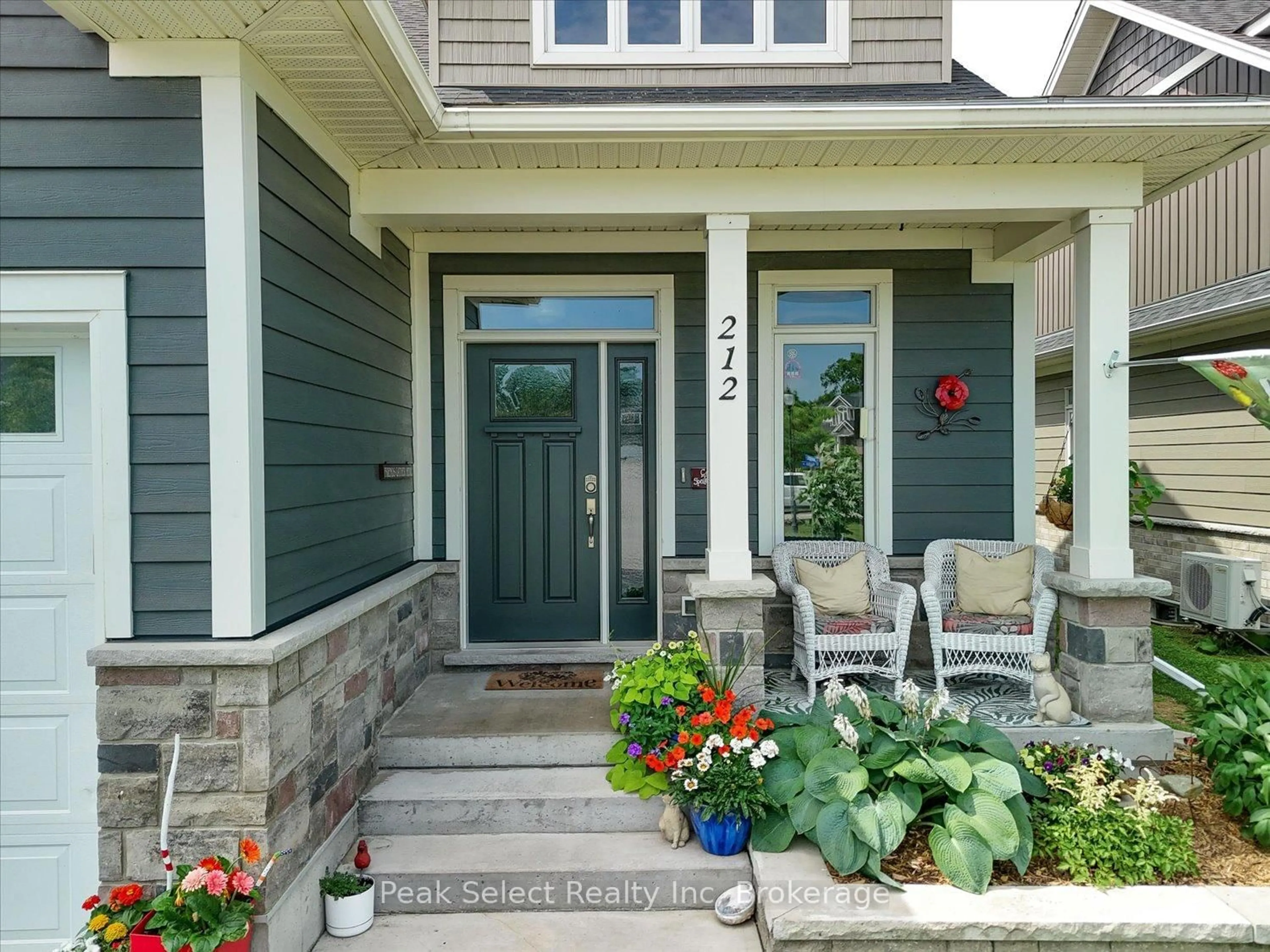 Indoor entryway for 212 St. Maria St, St. Marys Ontario N4X 0B3