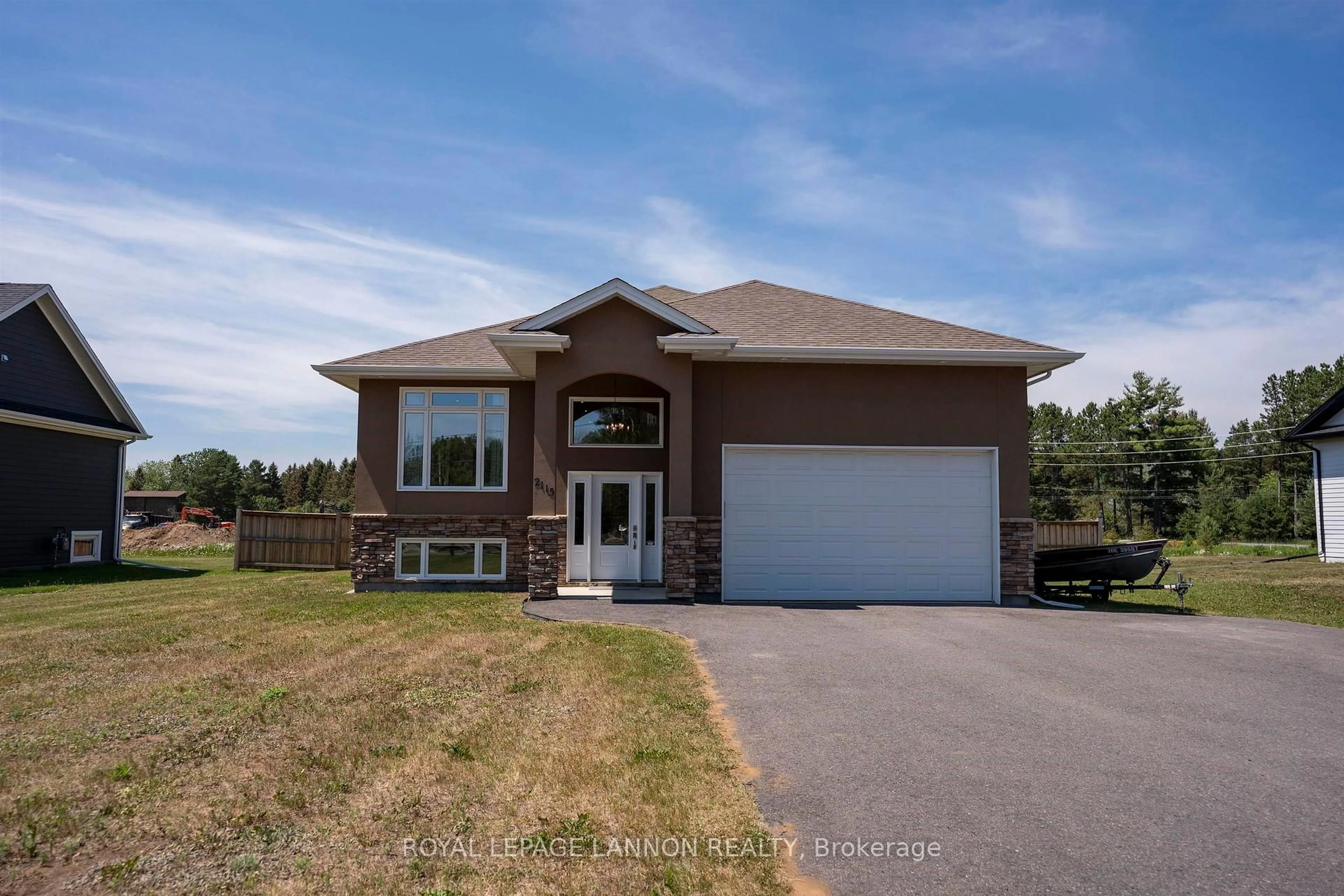 Home with brick exterior material, unknown for 2115 15TH SIDE Rd, Thunder Bay Ontario P7J 1E2