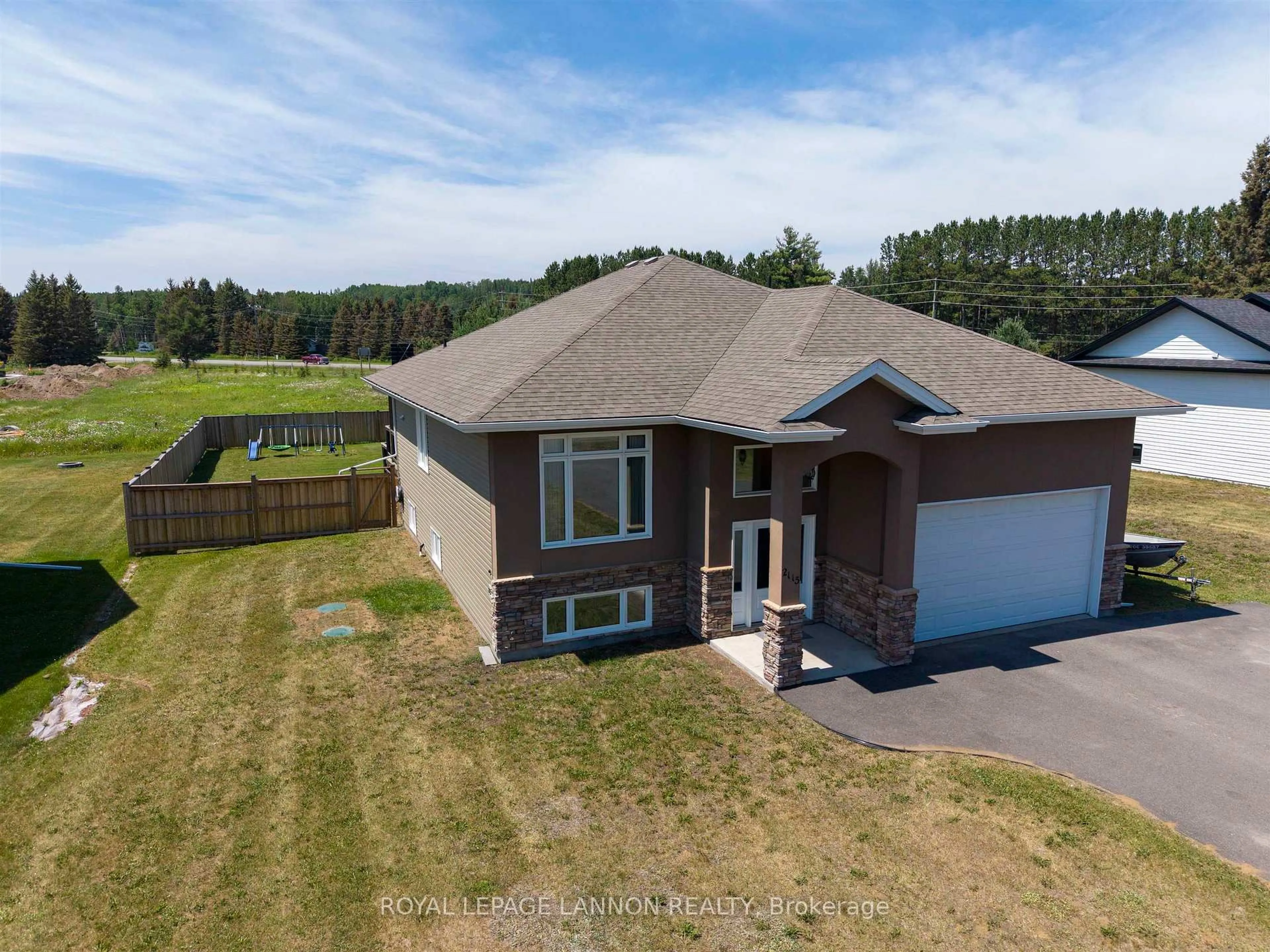 A pic from outside/outdoor area/front of a property/back of a property/a pic from drone, building for 2115 15TH SIDE Rd, Thunder Bay Ontario P7J 1E2
